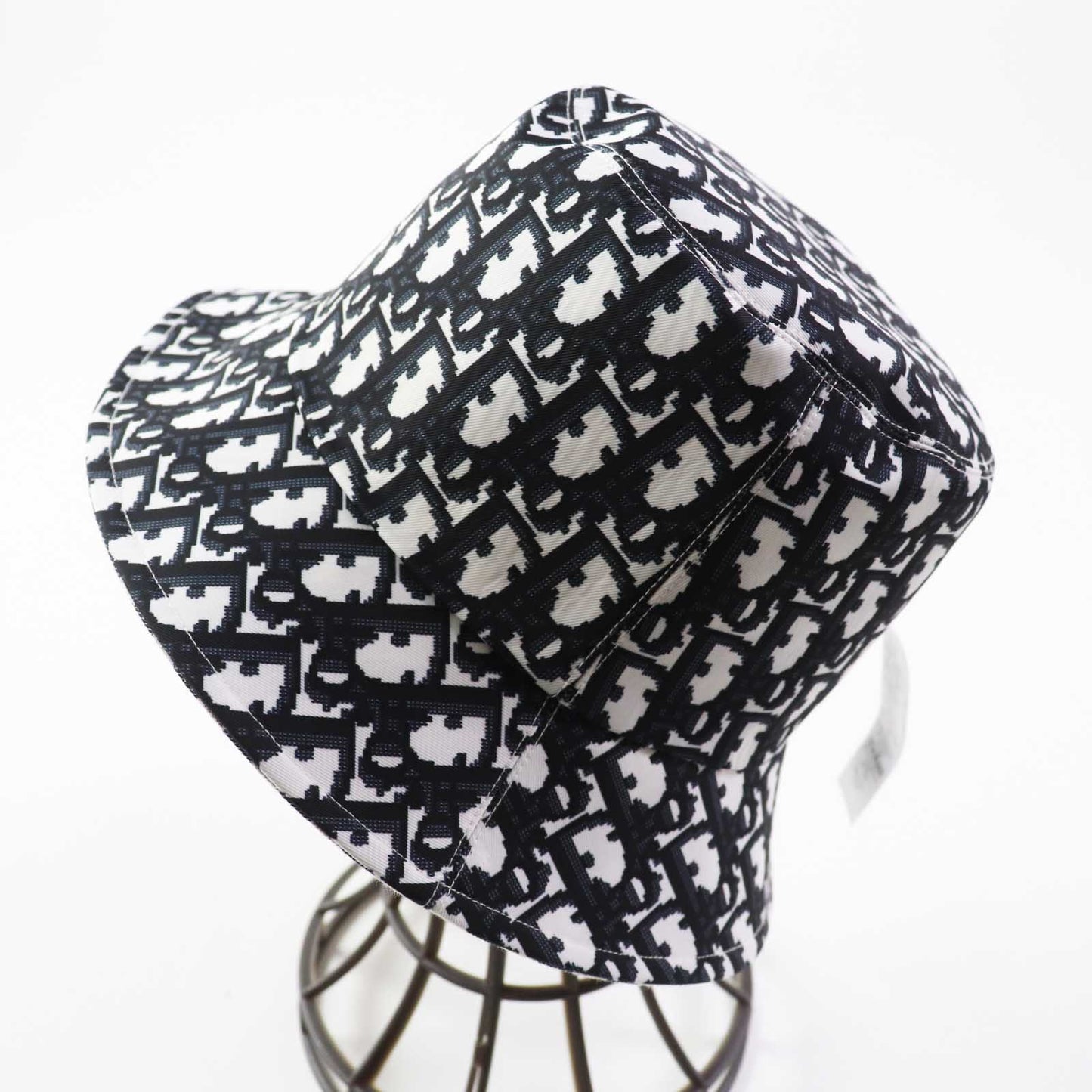Christian Dior Hat 22Vic923I130 Main