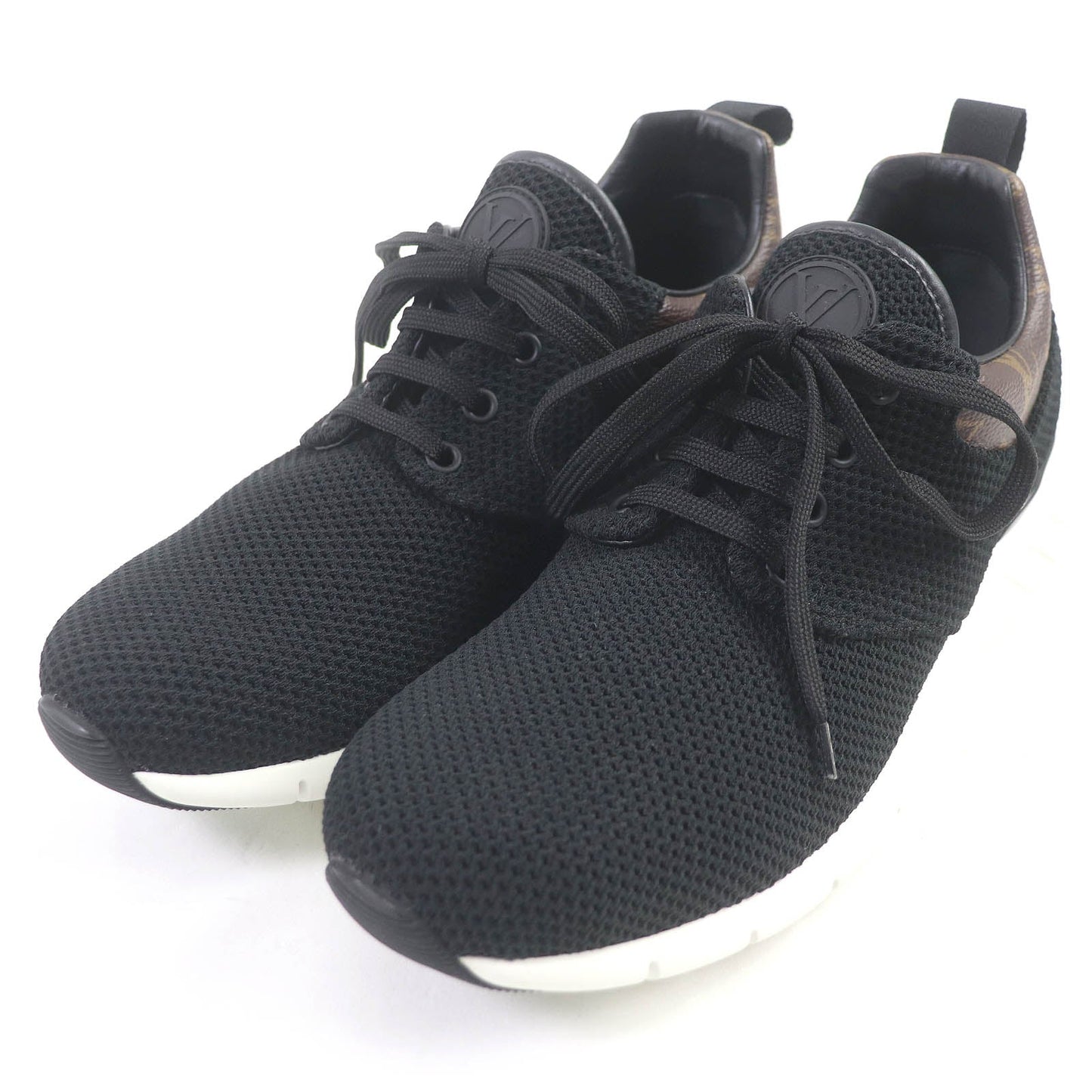Louis Vuitton Low Cut Sneakers Main