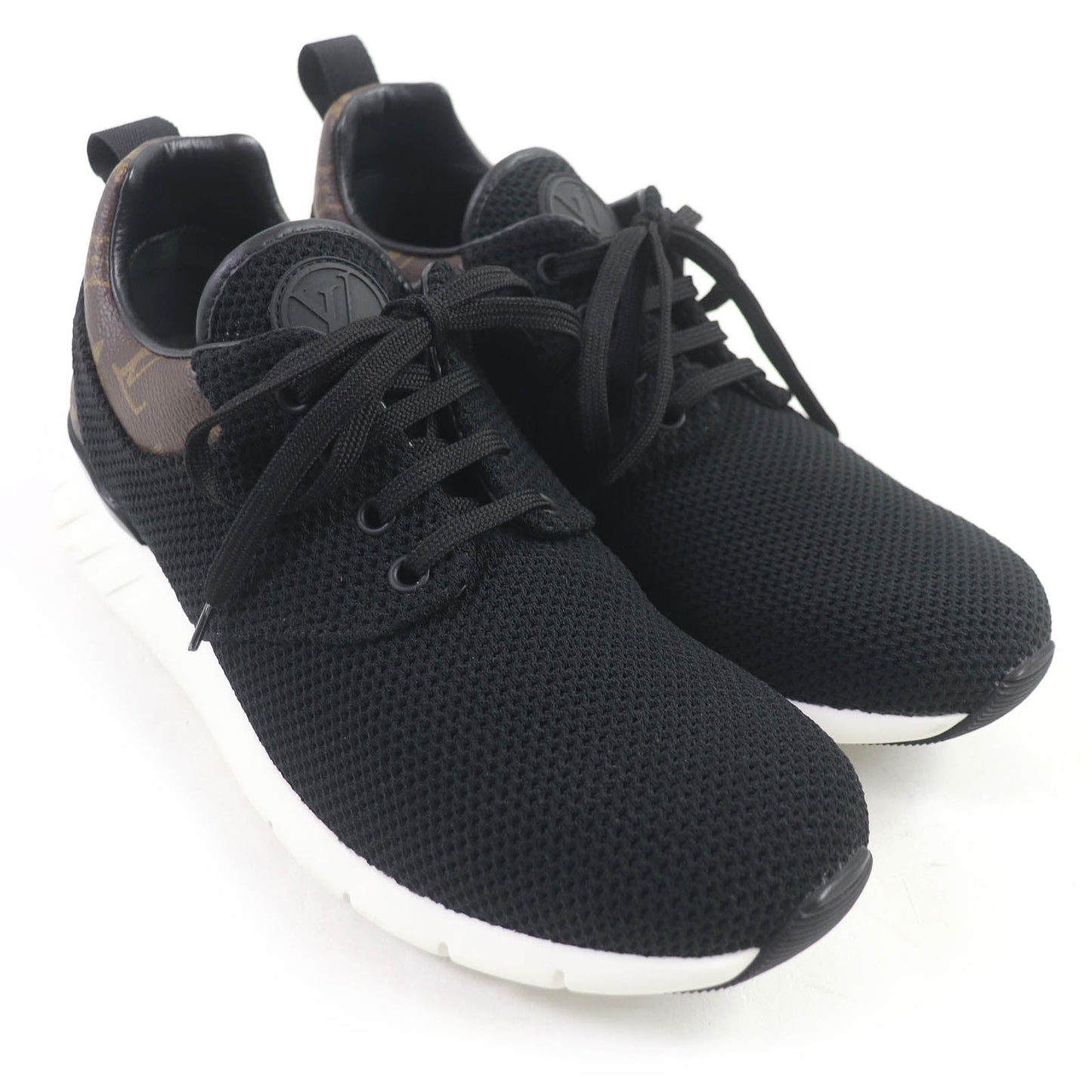 Louis Vuitton Low Cut Sneakers Main
