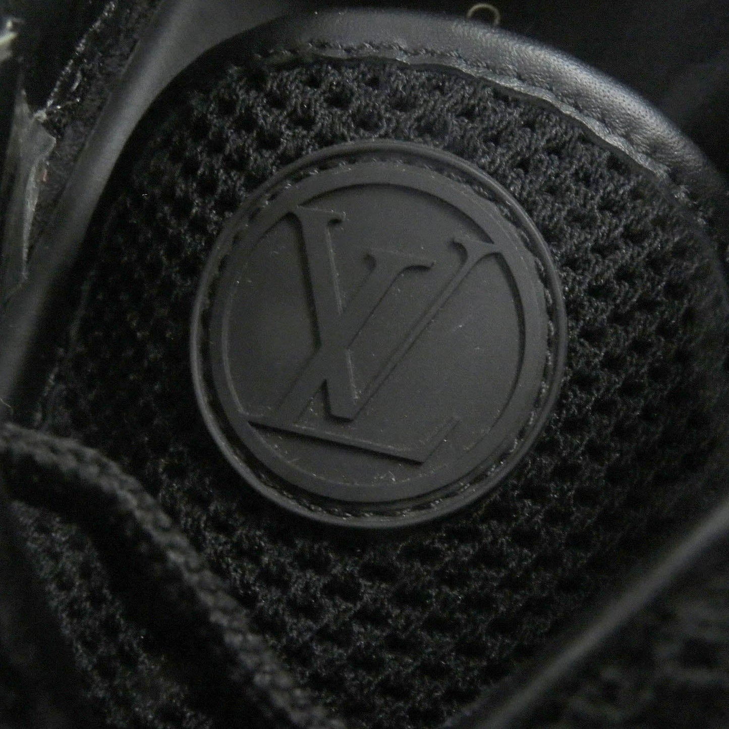 Louis Vuitton Low Cut Sneakers Main