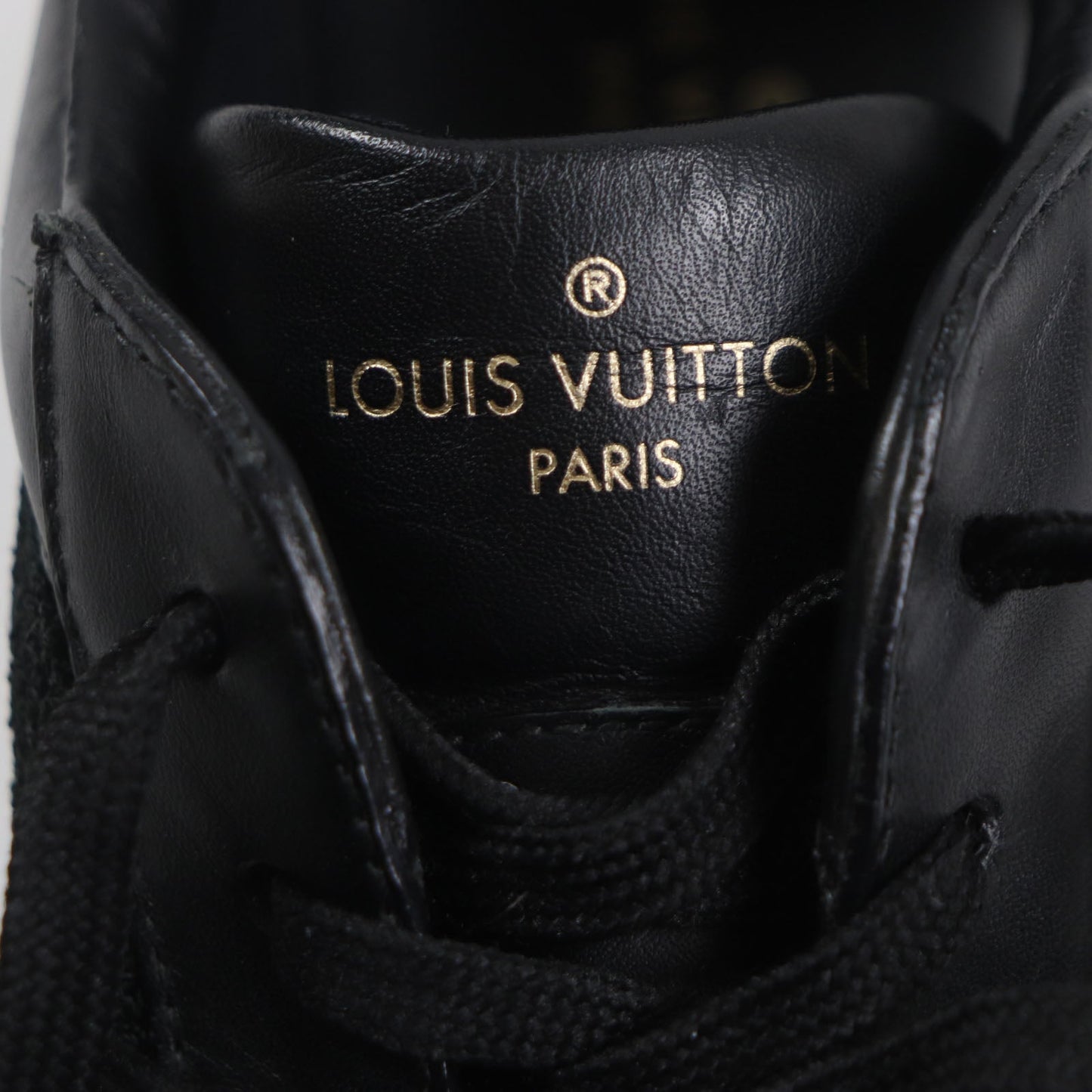Louis Vuitton Low Cut Sneakers Main