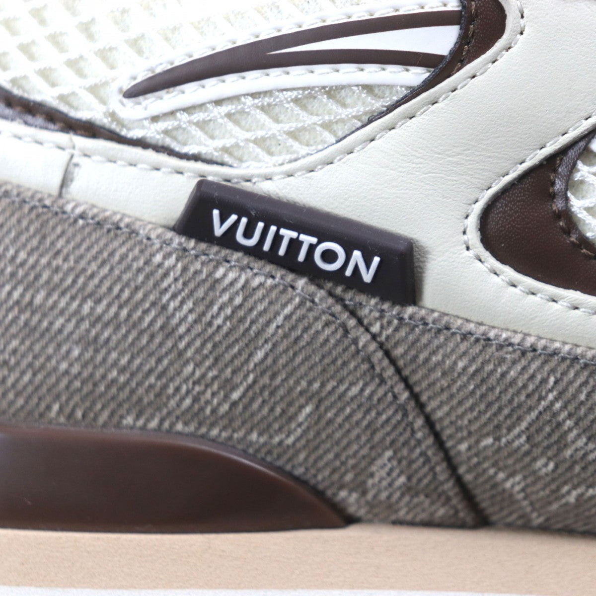 Louis Vuitton Sneakers 1Acvef Main