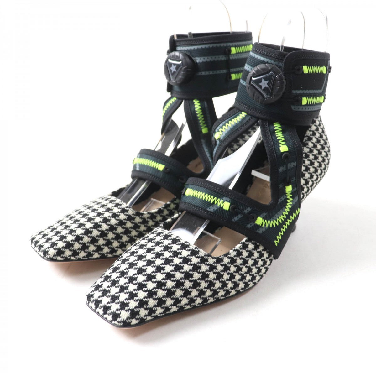 Christian Dior Pumps Houndstooth Weave (Wool), Ultra-Lightweight Neoprene Material, Leather Multi