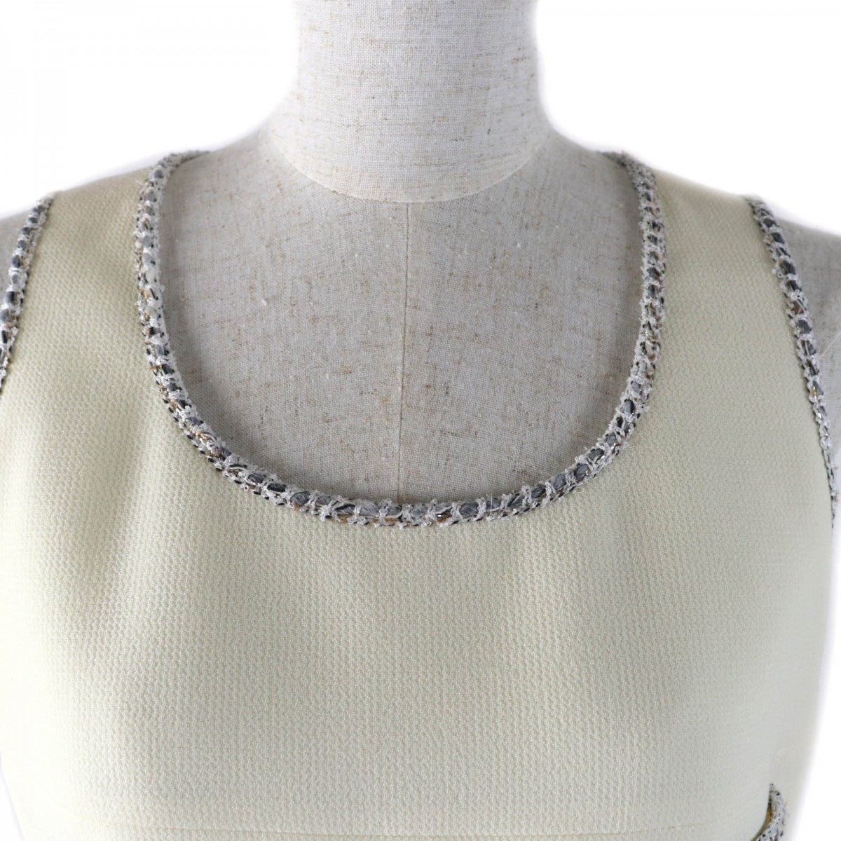 Chanel Cut 05C P24999 Outer