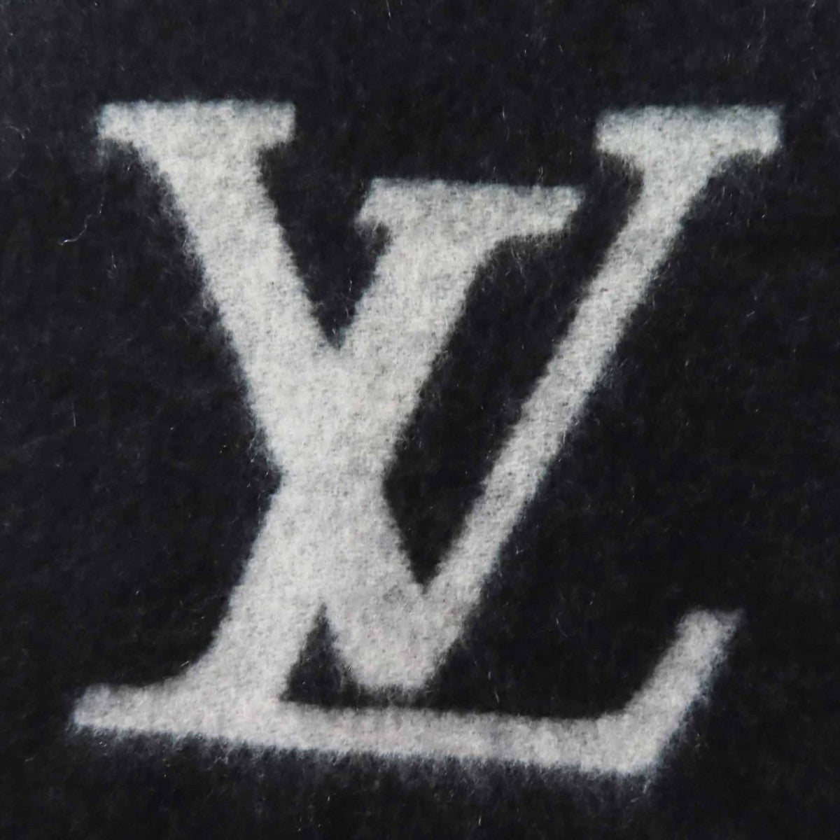 Louis Vuitton Scarf M71040 Cashmere Black Grey Reykjavik