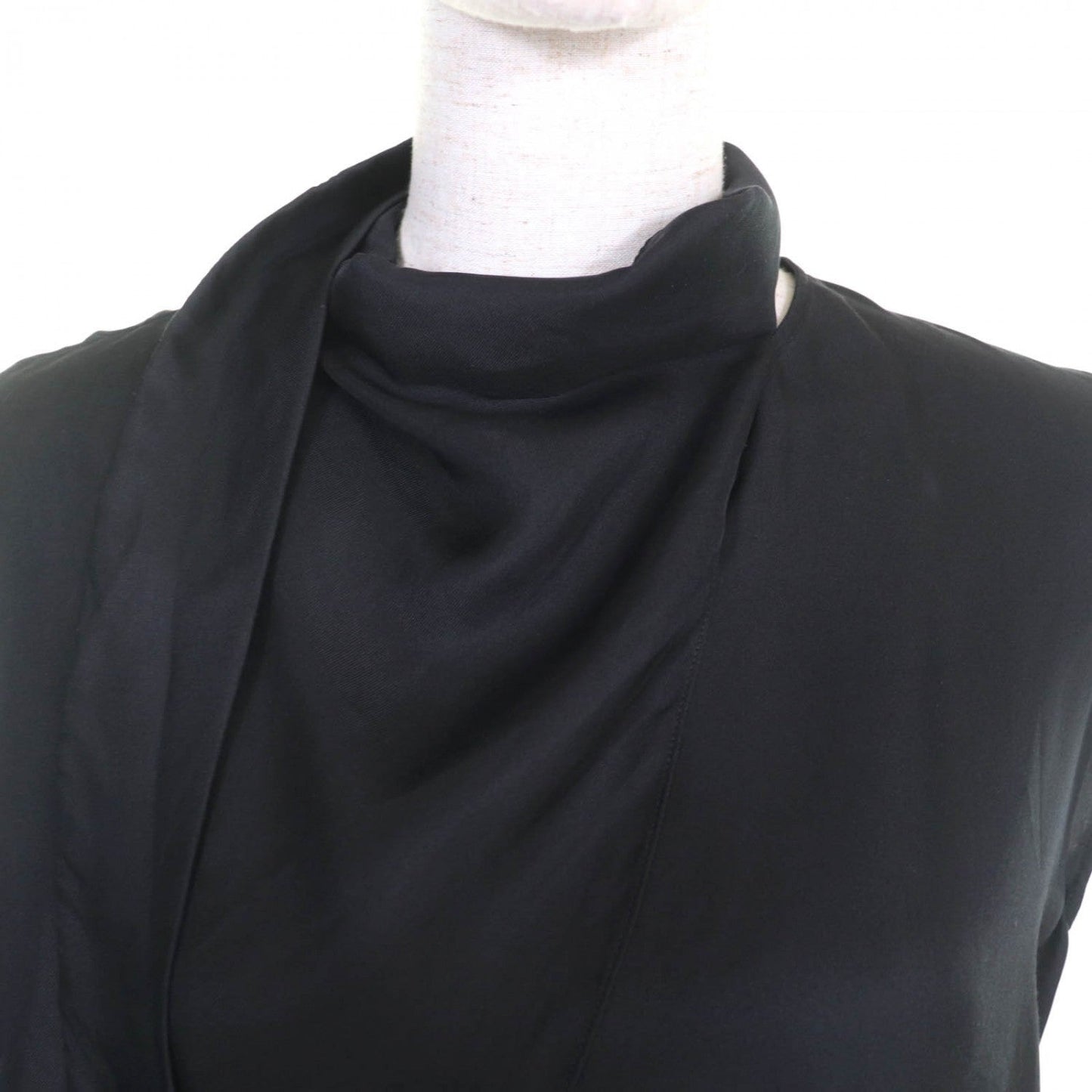 Hermes Tops 3H0605Dg Silk Black 34