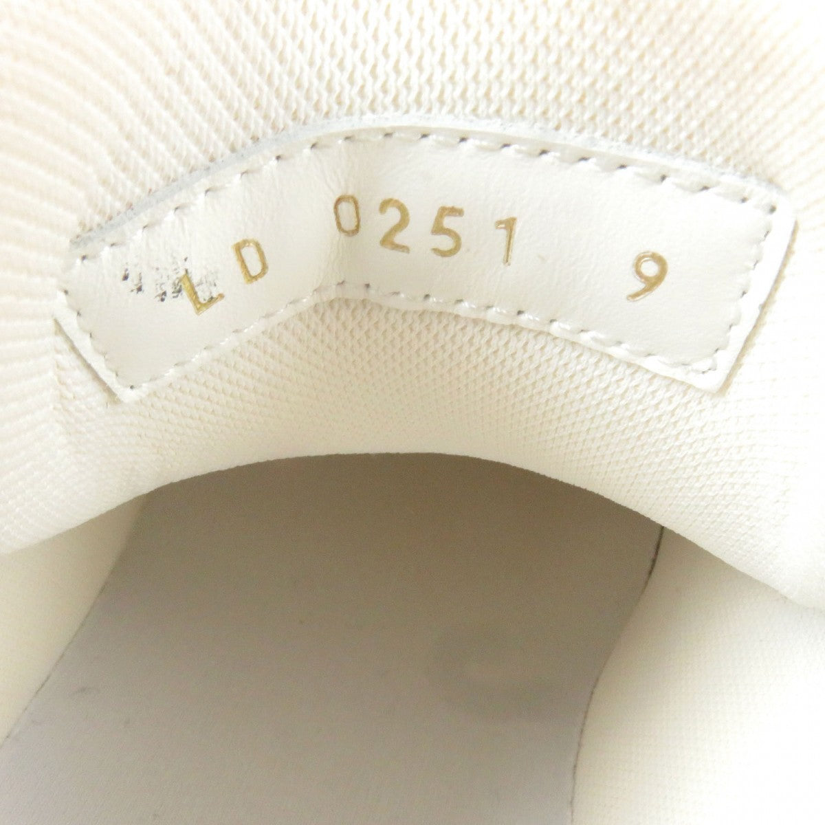 Louis Vuitton Low Cut Sneakers Leather Silver Lv Trainer Line 9