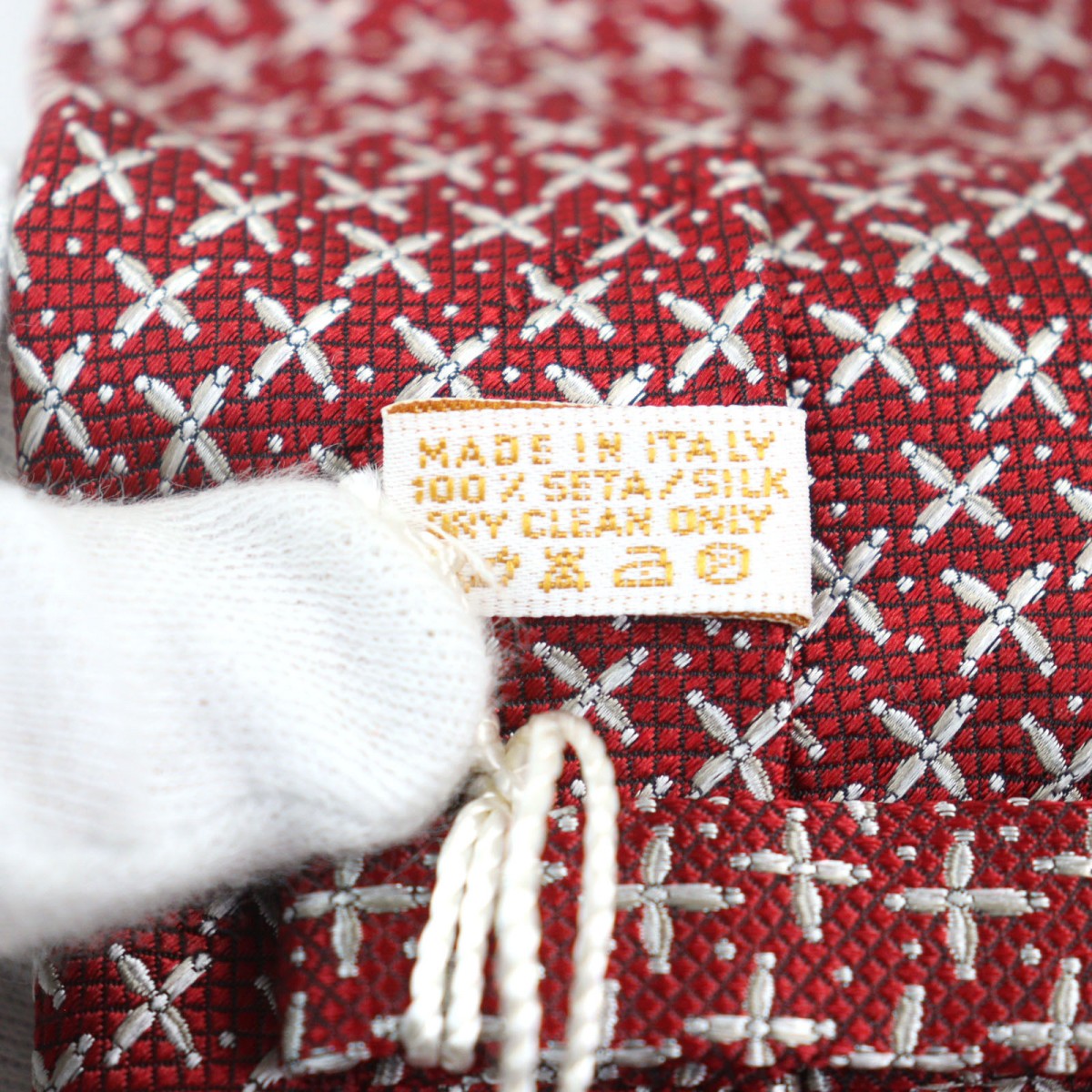 Bvlgari Tie Silk Red Overall Handle