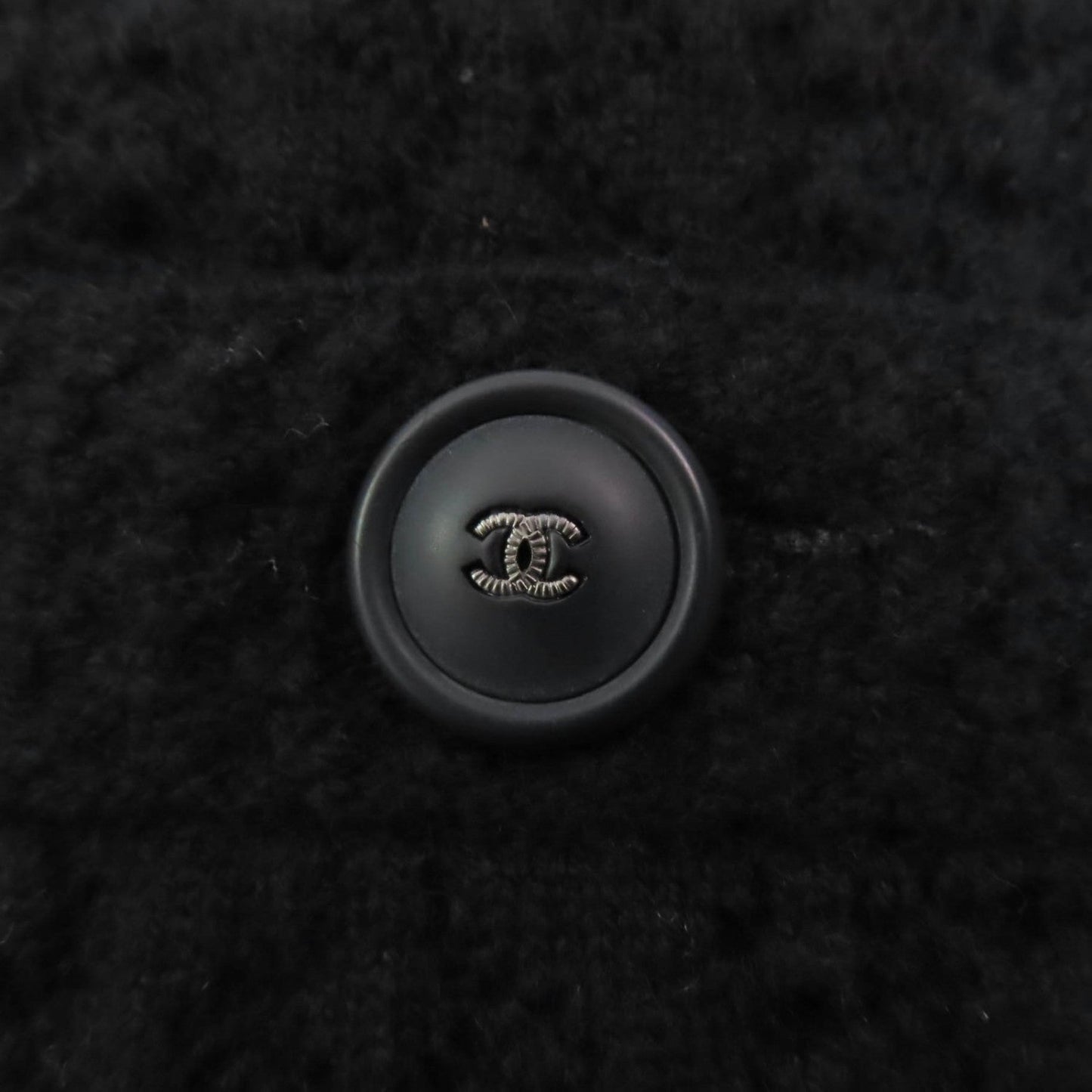 Chanel Tight Skirt 17B P57346K07533 Cashmere Black 36