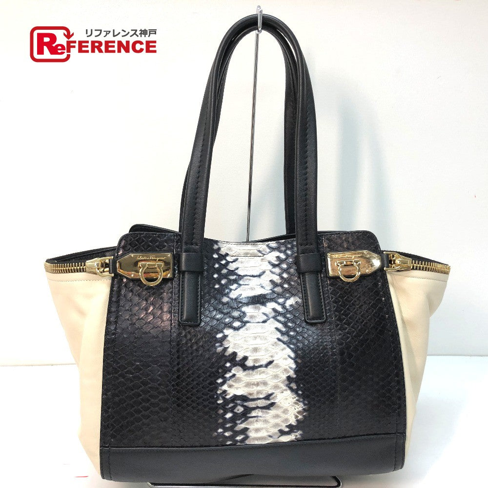 Salvatore Ferragamo Handbag Leather Black Gancini Shoulder Bag Women