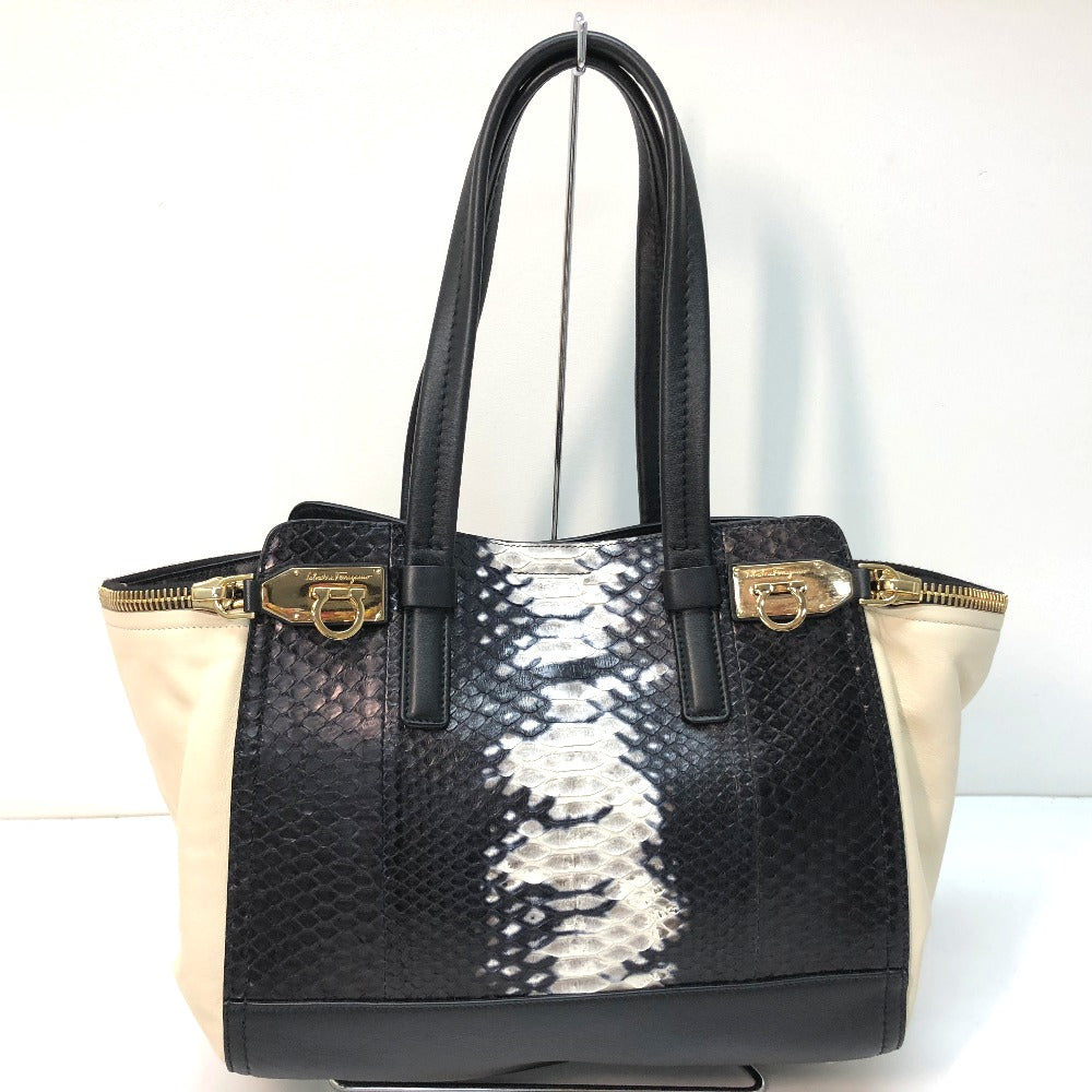 Salvatore Ferragamo Handbag Leather Black Gancini Shoulder Bag Women