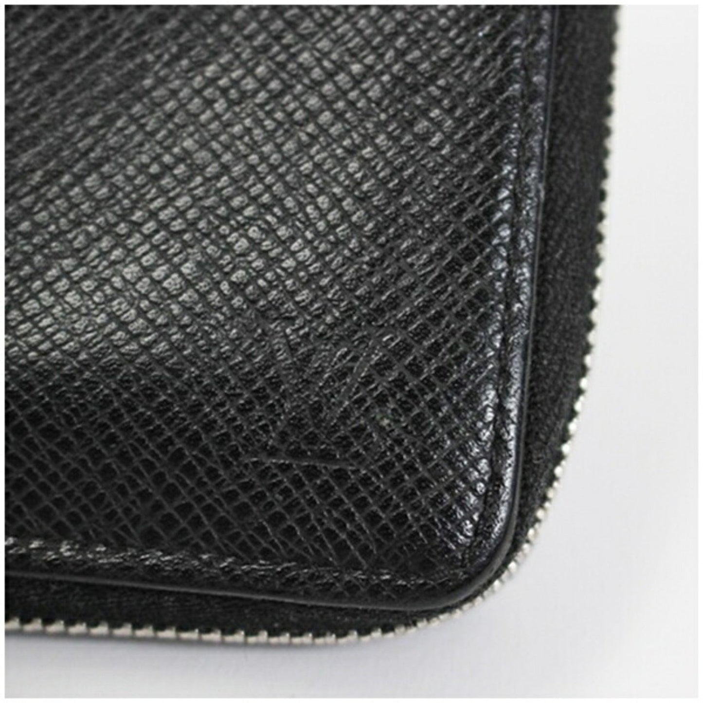 Louis Vuitton Taiga Zippy Coin Purse Artoise Black M30511 Louis Vuitton