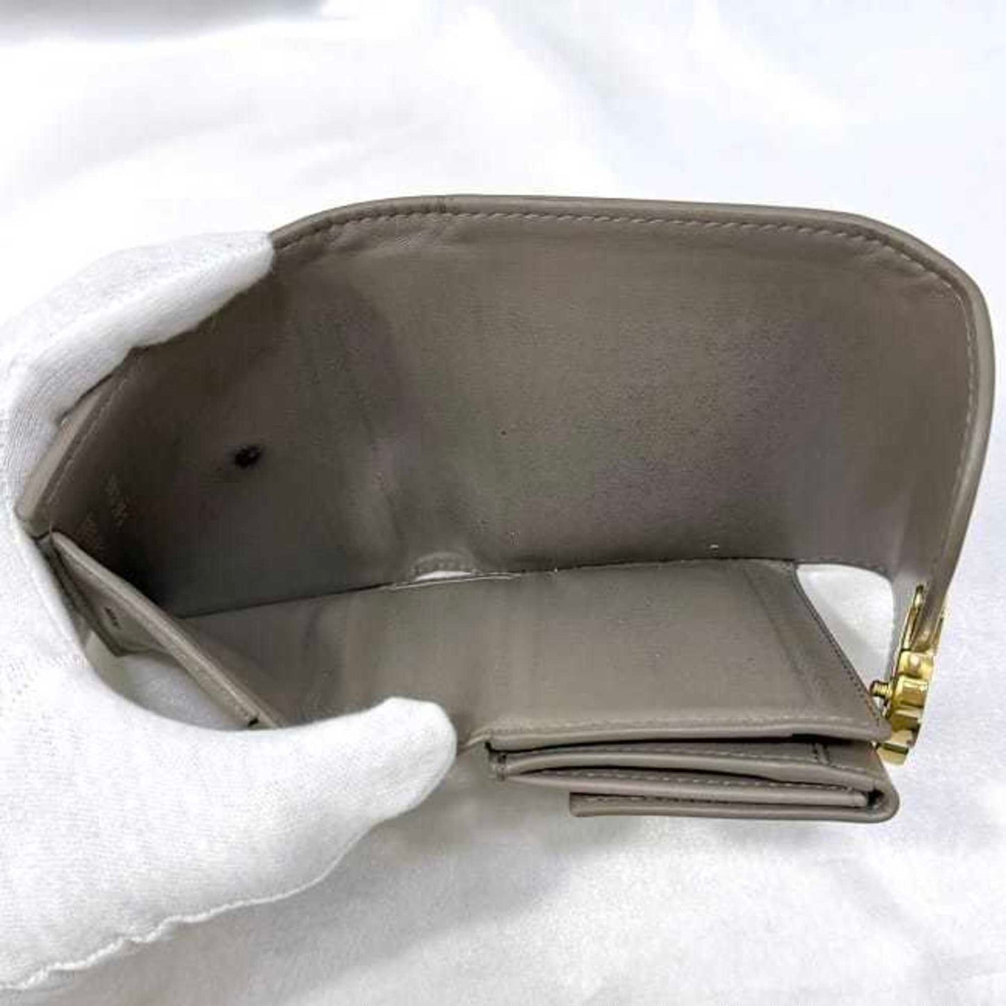 Celine Tri-Fold Wallet Ec-23083 Beige Triomphe Leather S-At-3261/S-Fg-3281 Celine Compact Metal