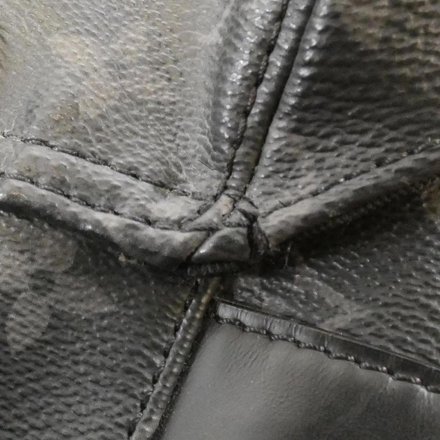 Louis Vuitton Monogram Eclipse Messenger Voyage Mm M40510 Shoulder Bag