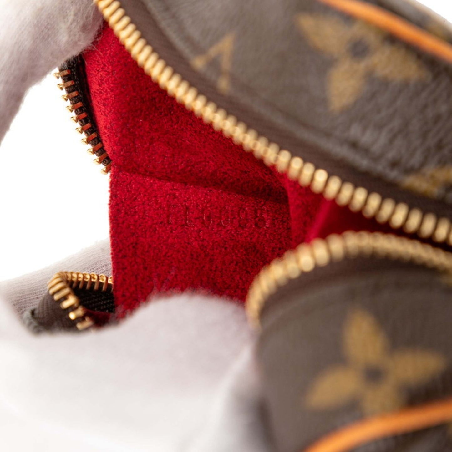 Louis Vuitton Monogram Truth Wapiti Pouch Camera Case M58030 Brown Leather