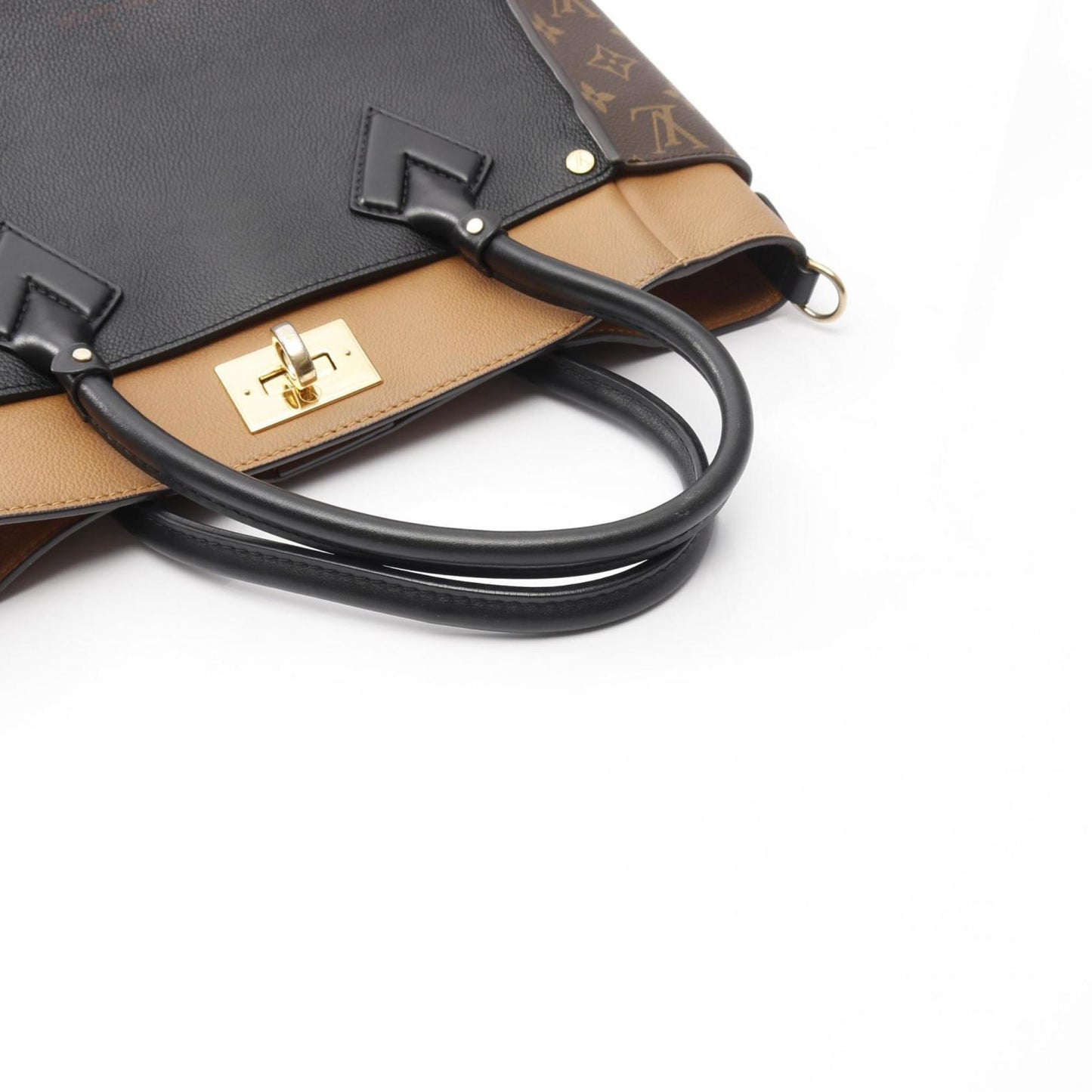 Louis Vuitton On My Side Mm Handbag