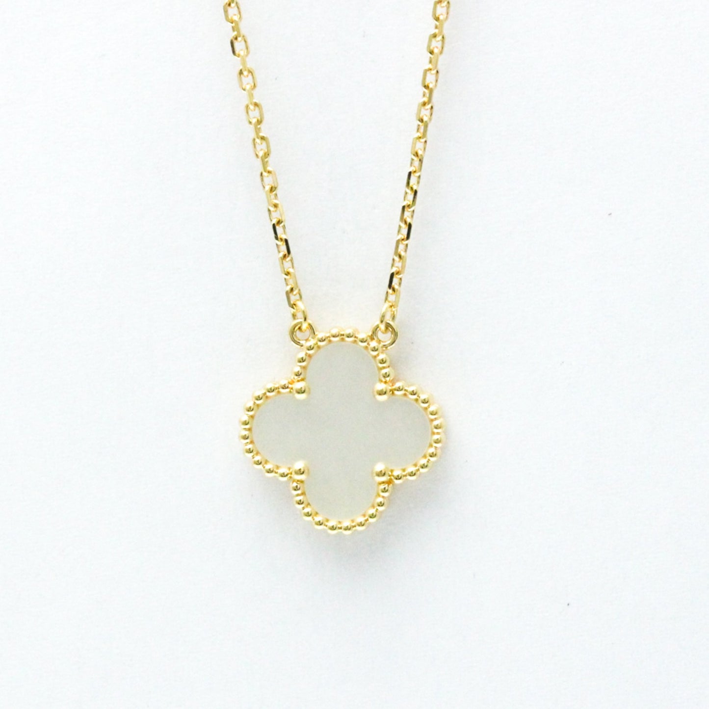Van Cleef & Arpels Vintage Alhambra Necklace Yellow Gold (18K) Mother Of Pearl Men