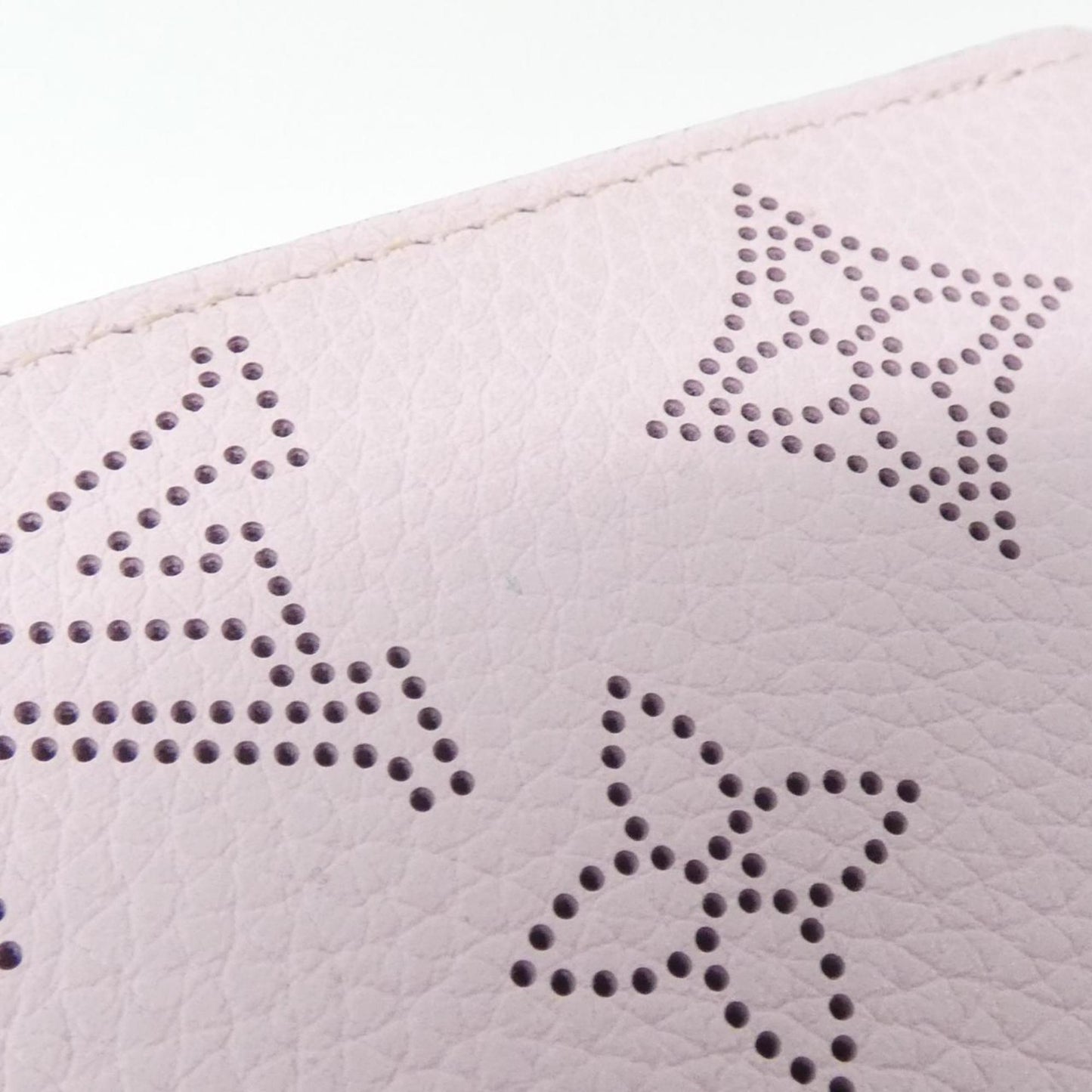 Louis Vuitton Mahina Zippy Wallet M82755