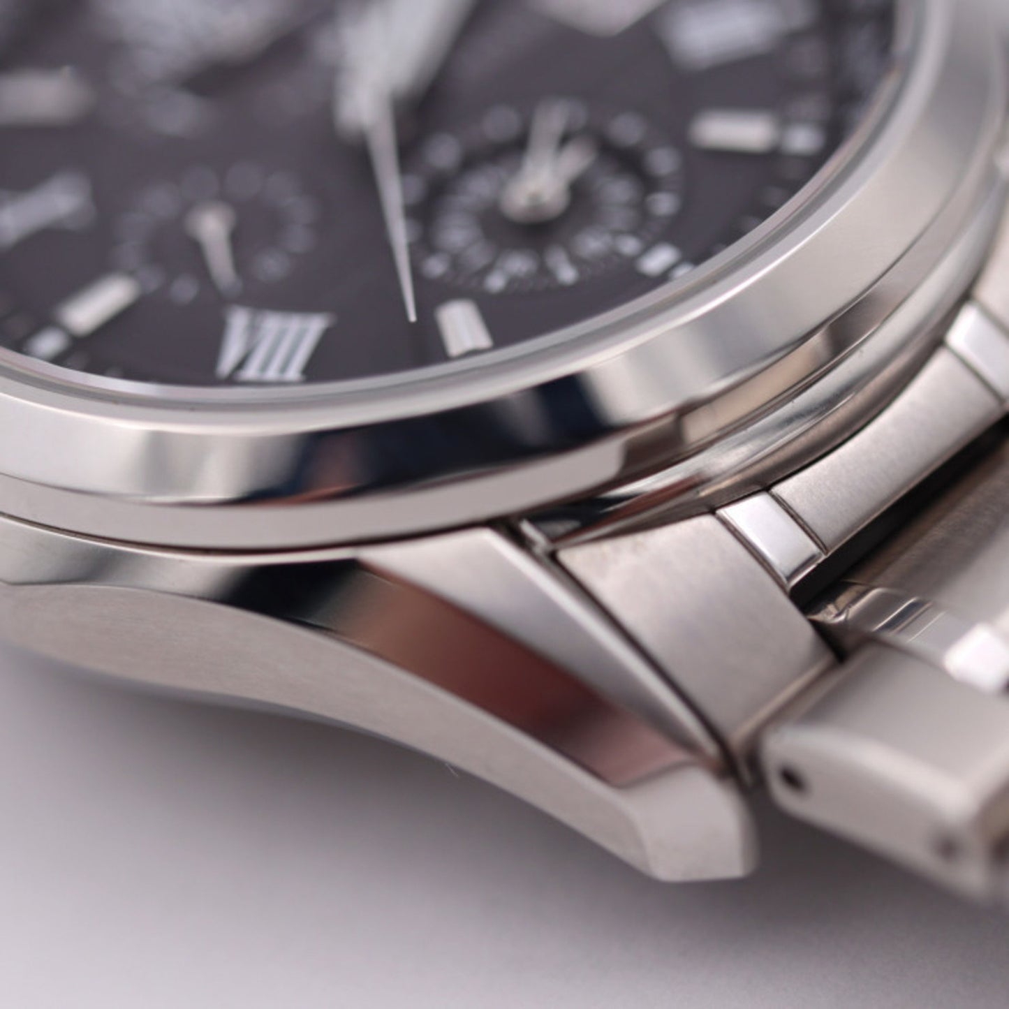 Citizen Citizen Exceed Exceed Watch H820-T023916 Titanium Silver Black Dial Eco Drive Solar Radio