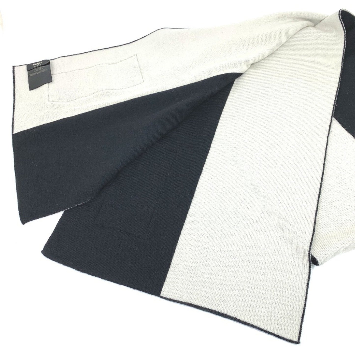 Fendi Fxs124 Logo Scarf/Muffler