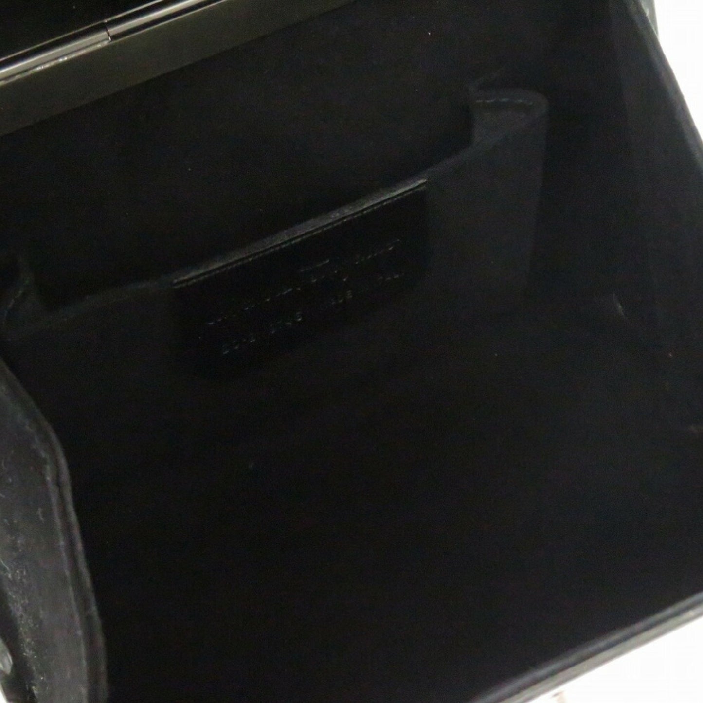 Salvatore Ferragamo Gancini Do-21 9746 Carbon Black Handbag 1537Salvatore