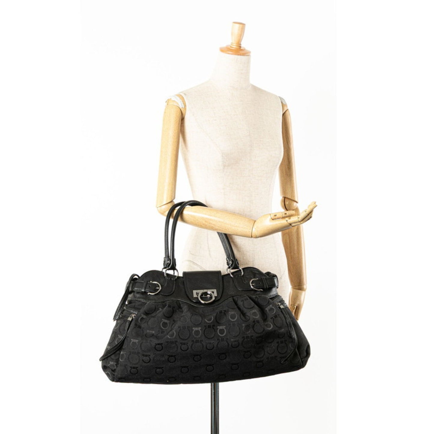 Salvatore Ferragamo Gancini Handbag Tote Bag In Black Canvas