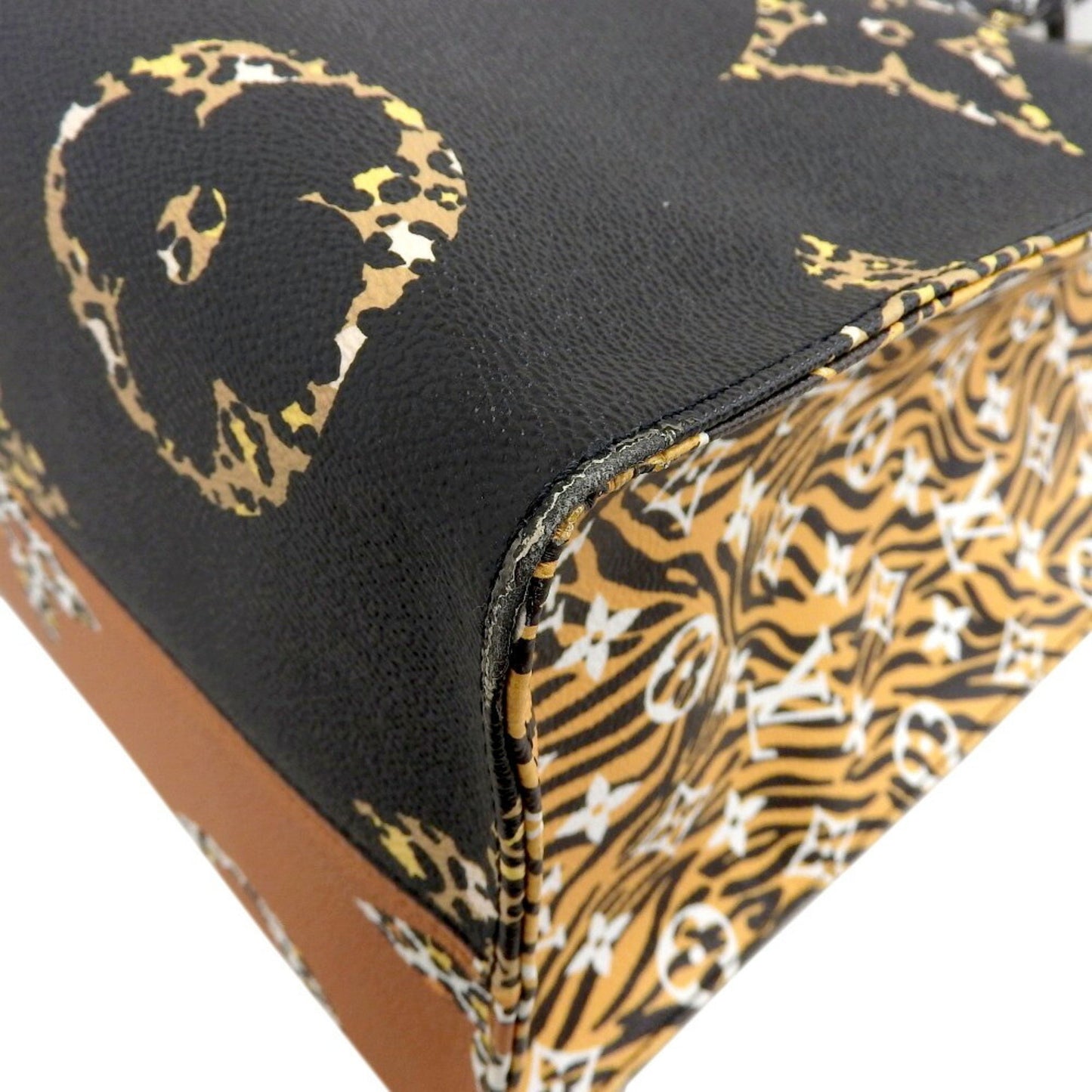 Louis Vuitton Giant Monogram Jungle On The Go Gm M44674 Tote Bag Noir