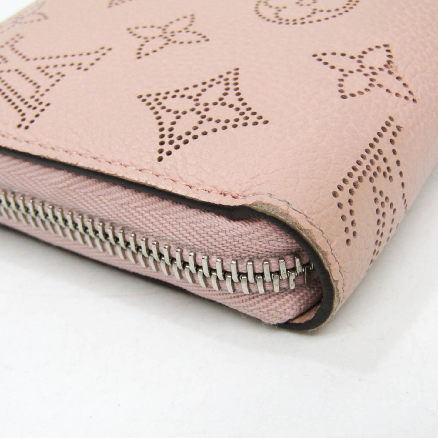 Louis Vuitton Mahina Zippy Wallet M61868
