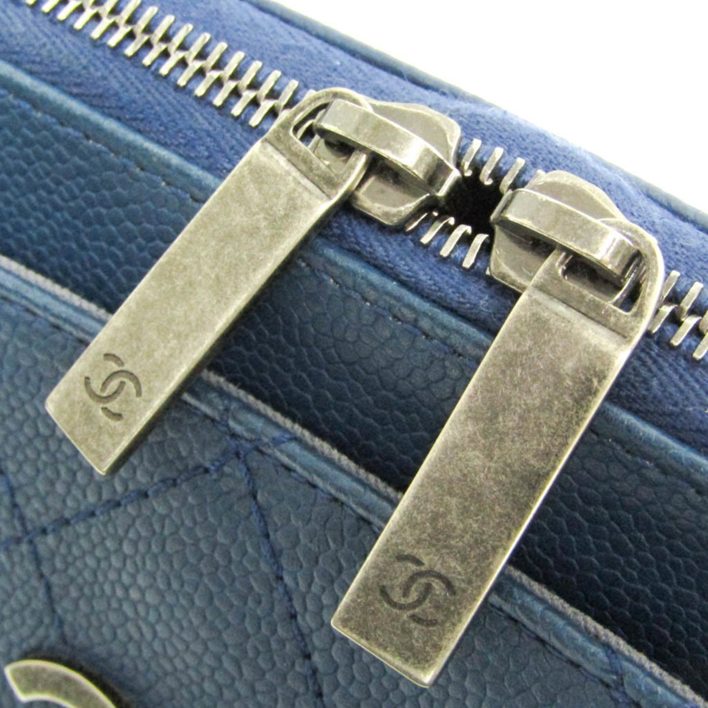Chanel Wild Stitch Women'S Grained Calfskin Handbag