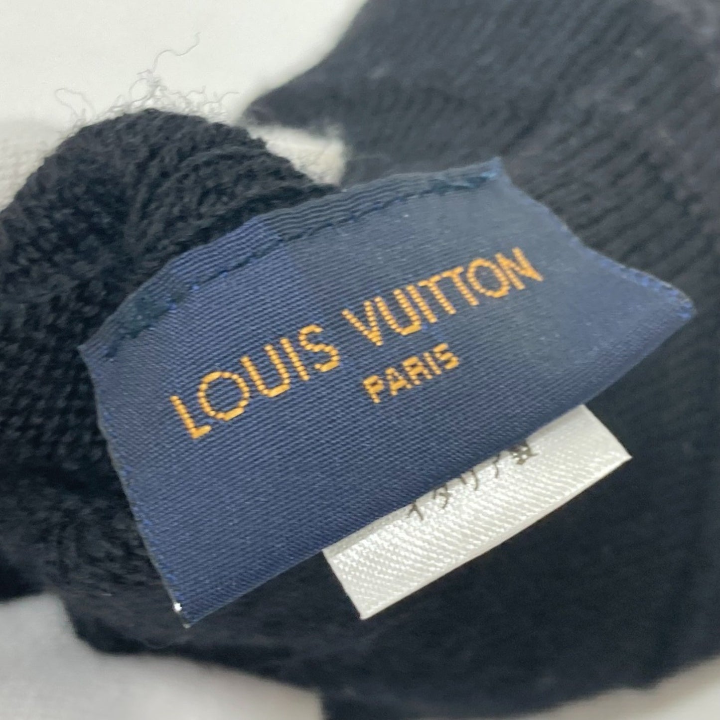 Louis Vuitton M73470 Gong Mai Monogram Eclipse Wool Gloves