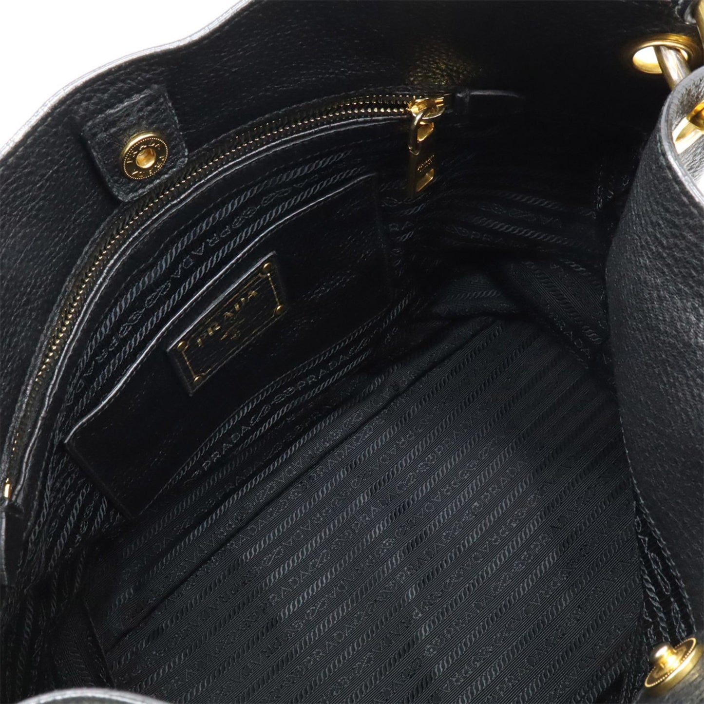 Prada Vit.Daino Shoulder Bag In Black Leather