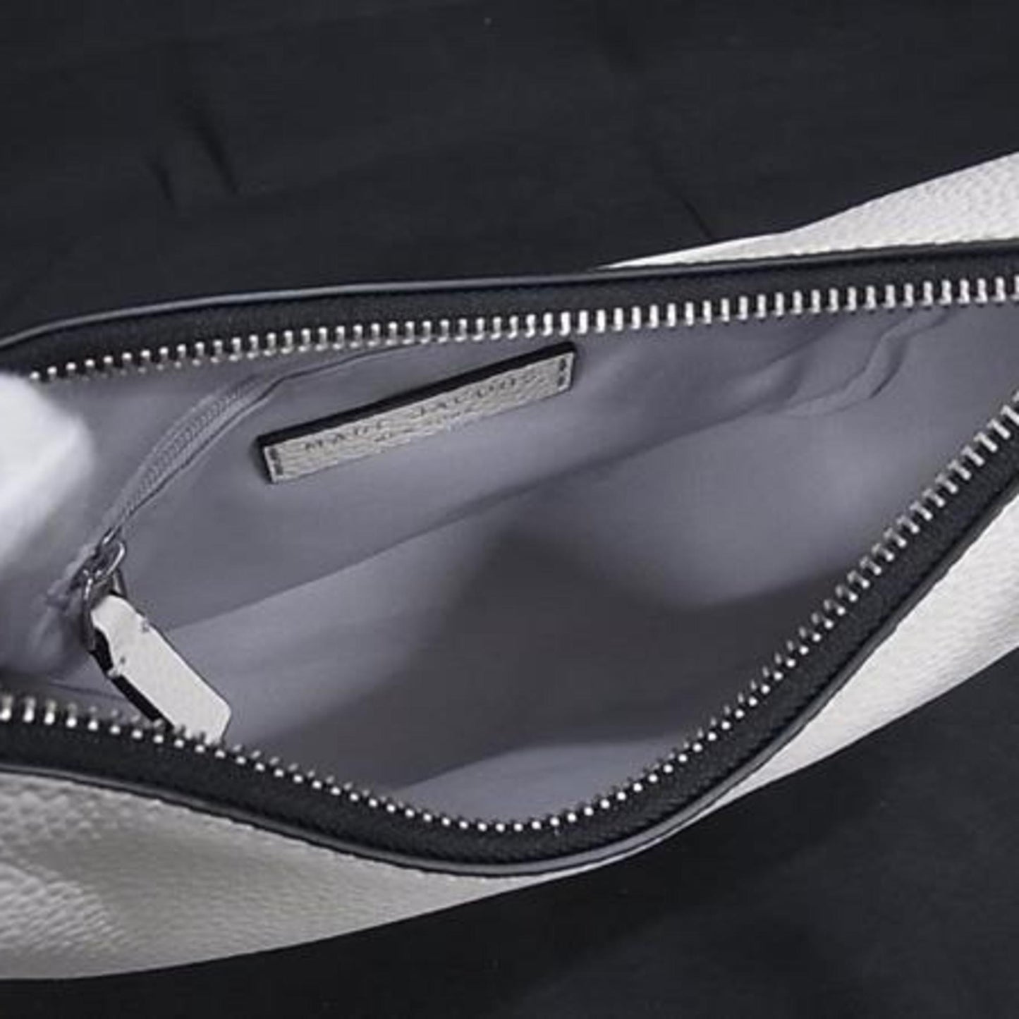 Marc Jacobs Small Drifter Convertible Handbag In Ivory Leather