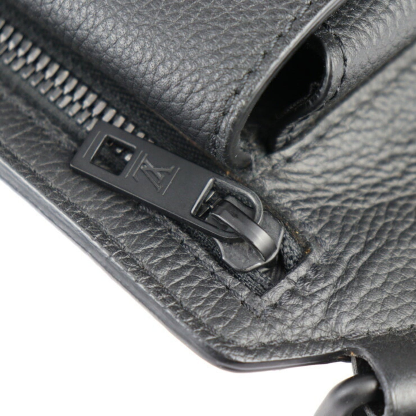 Louis Vuitton Louis Vuitton Take Off Sling Body Bag M57081 Grained Leather Noir Black Lv Waist