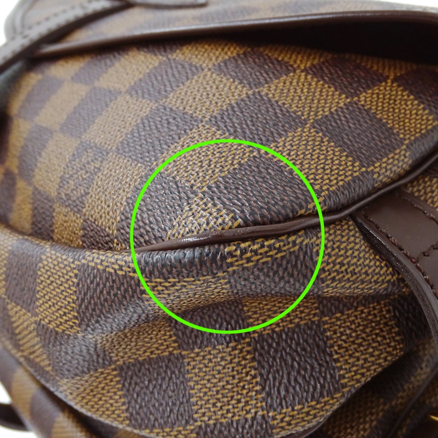 Louis Vuitton Saumur 30 Shoulder Bag
