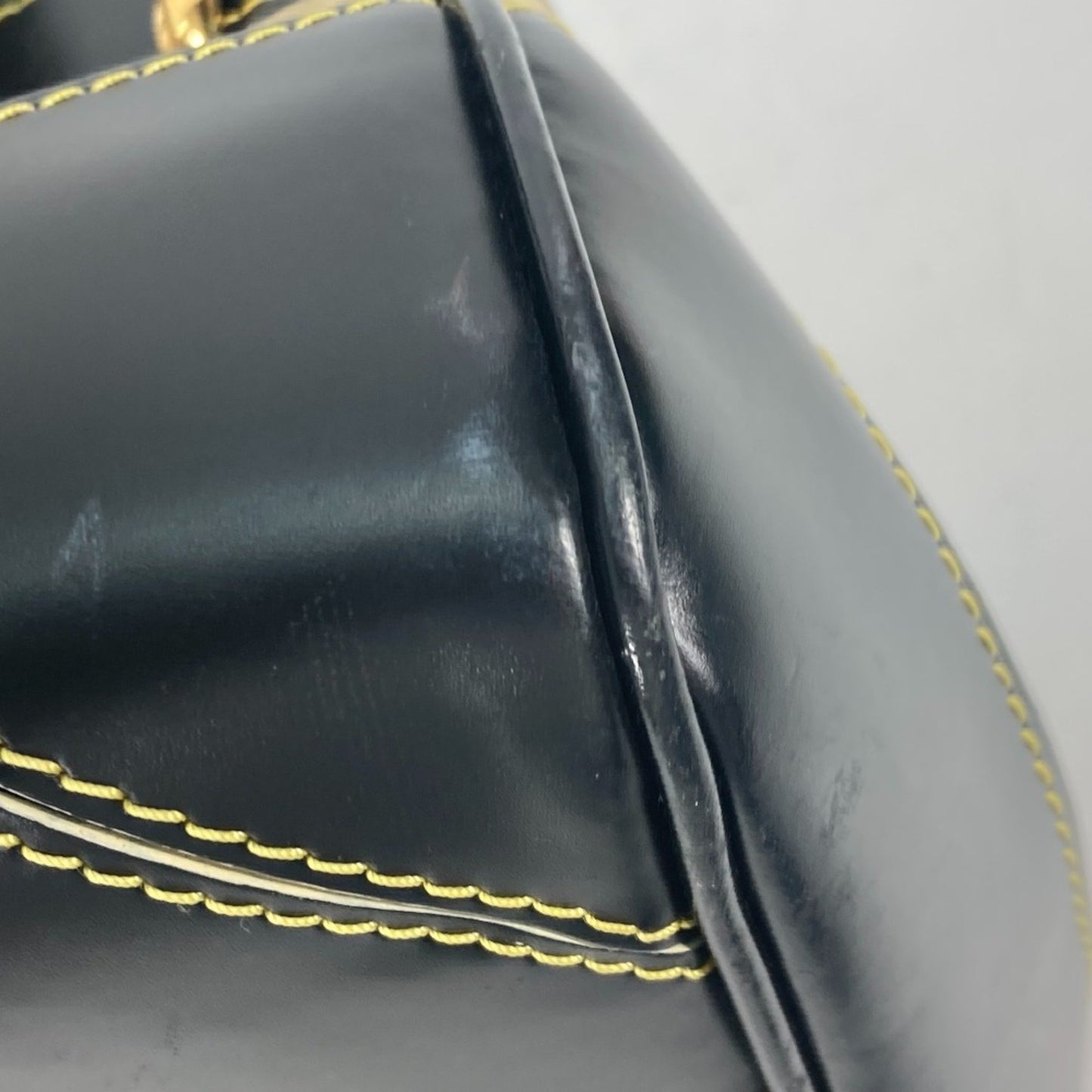 Louis Vuitton M95623 Suhali Studded Radiu Shoulder Bag/Handbag In Leather