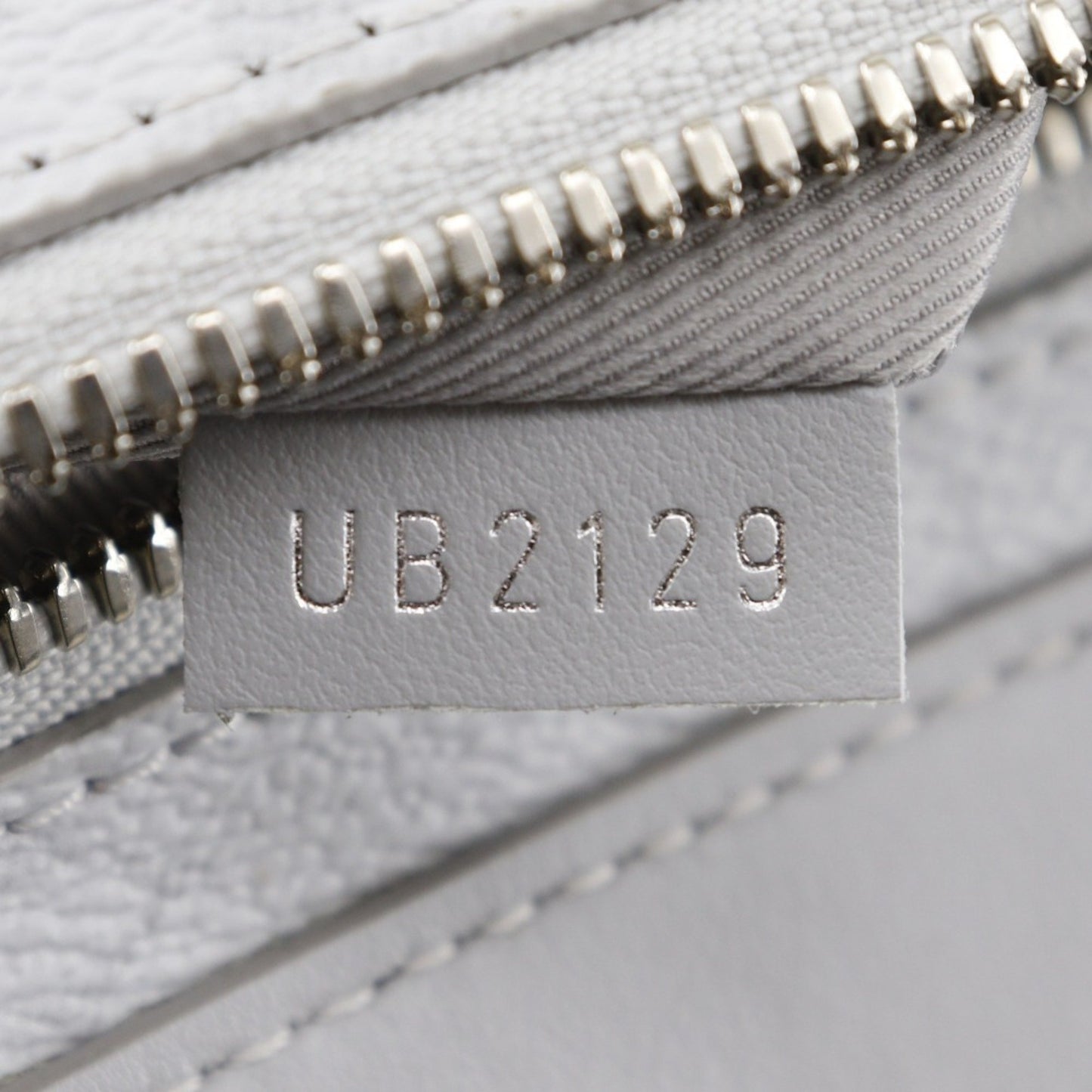Louis Vuitton Flat Vertical Tote Handbag M44627 X White Monogram Canvas 2019 Light Gray Ub2129 Type