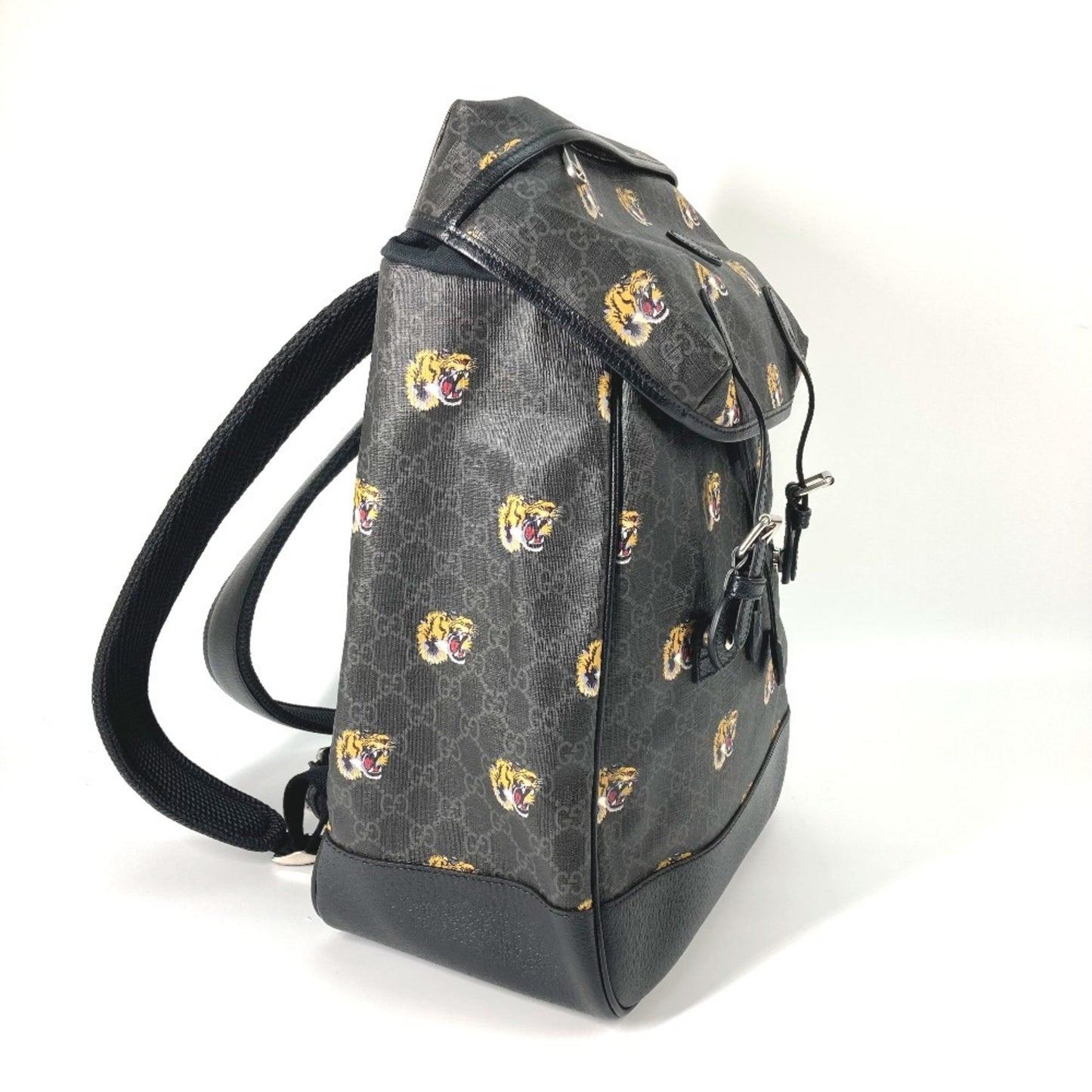 Gucci 696013 Interlocking G Medium Tiger Backpack In Gg Supreme Canvas