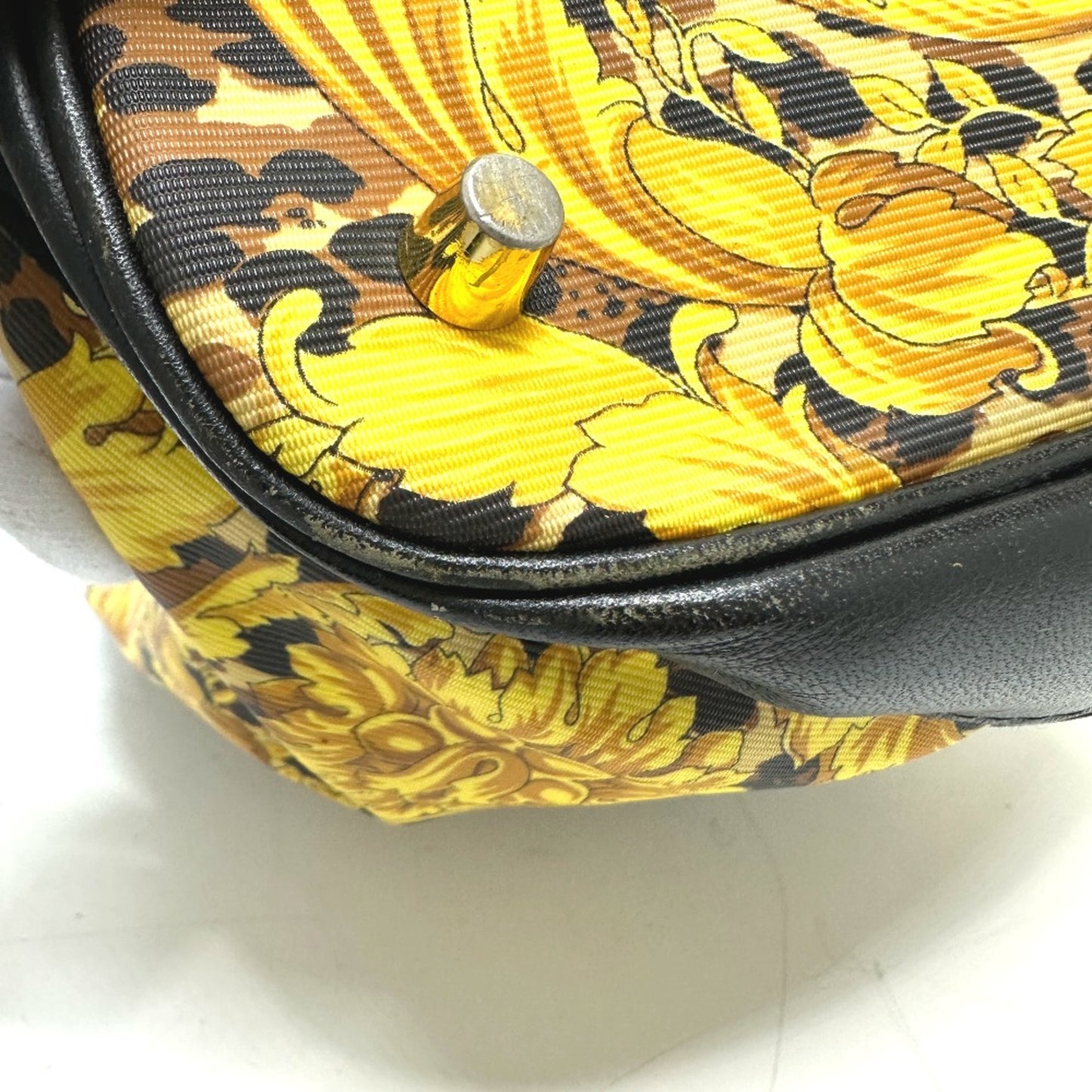 Versace Vintage Shoulder Shoulder Bag Yellow Black