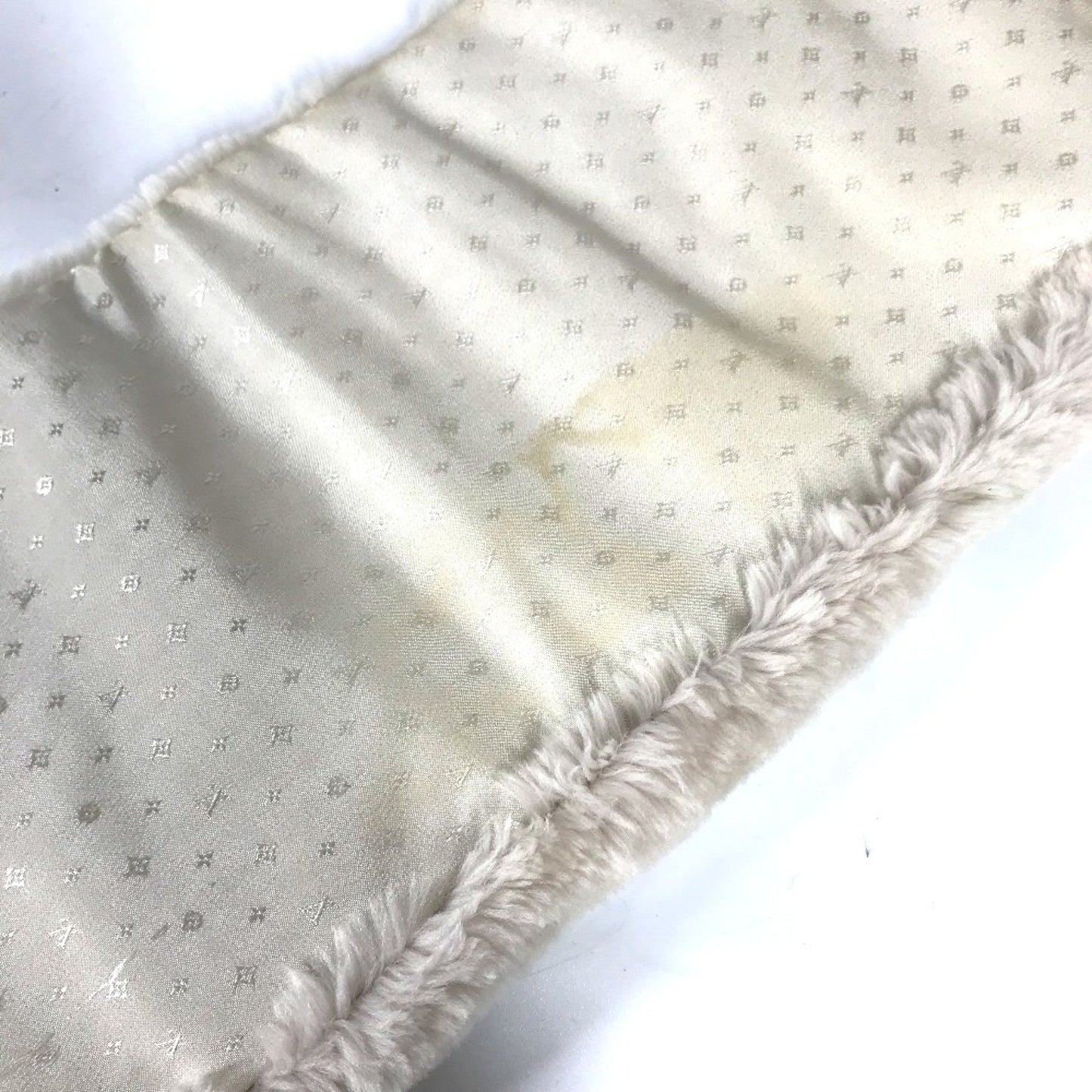 Louis Vuitton M70873 Fur Tippet Logo Two-Tone Echarpe Lv In The City Scarf