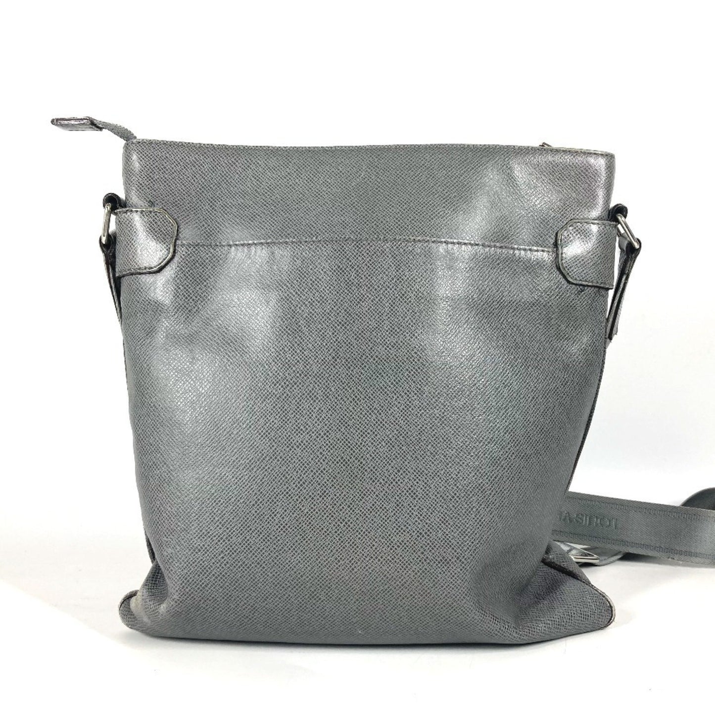 Louis Vuitton M32630 Taiga Sasha Bag Crossbody Pochette Shoulder Leather