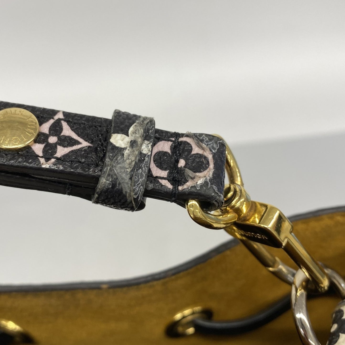 Louis Vuitton Monogram Jungle Neonoe Shoulder Bag M44717 Caramel