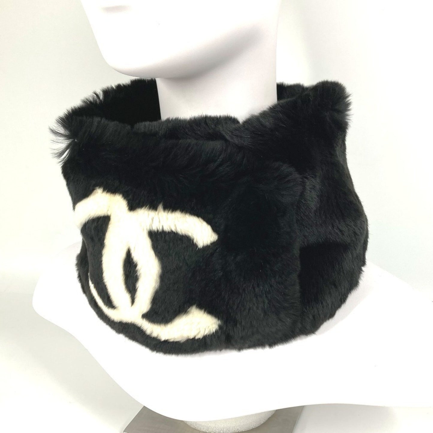 Chanel Two-Tone Cc Logo Coco Mark Tippet Accessory Fur Scarf