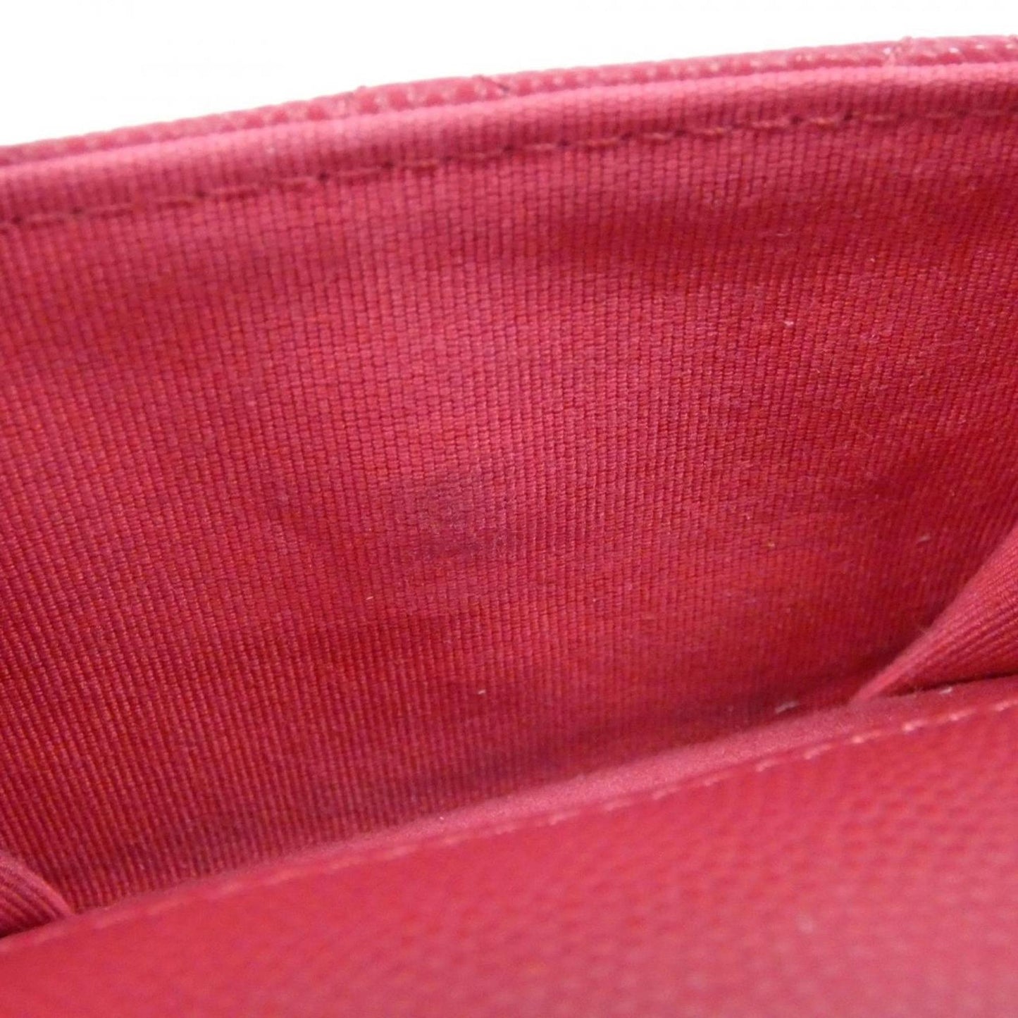 Calfskin Chanel Wallet (Bi-Fold) Grained