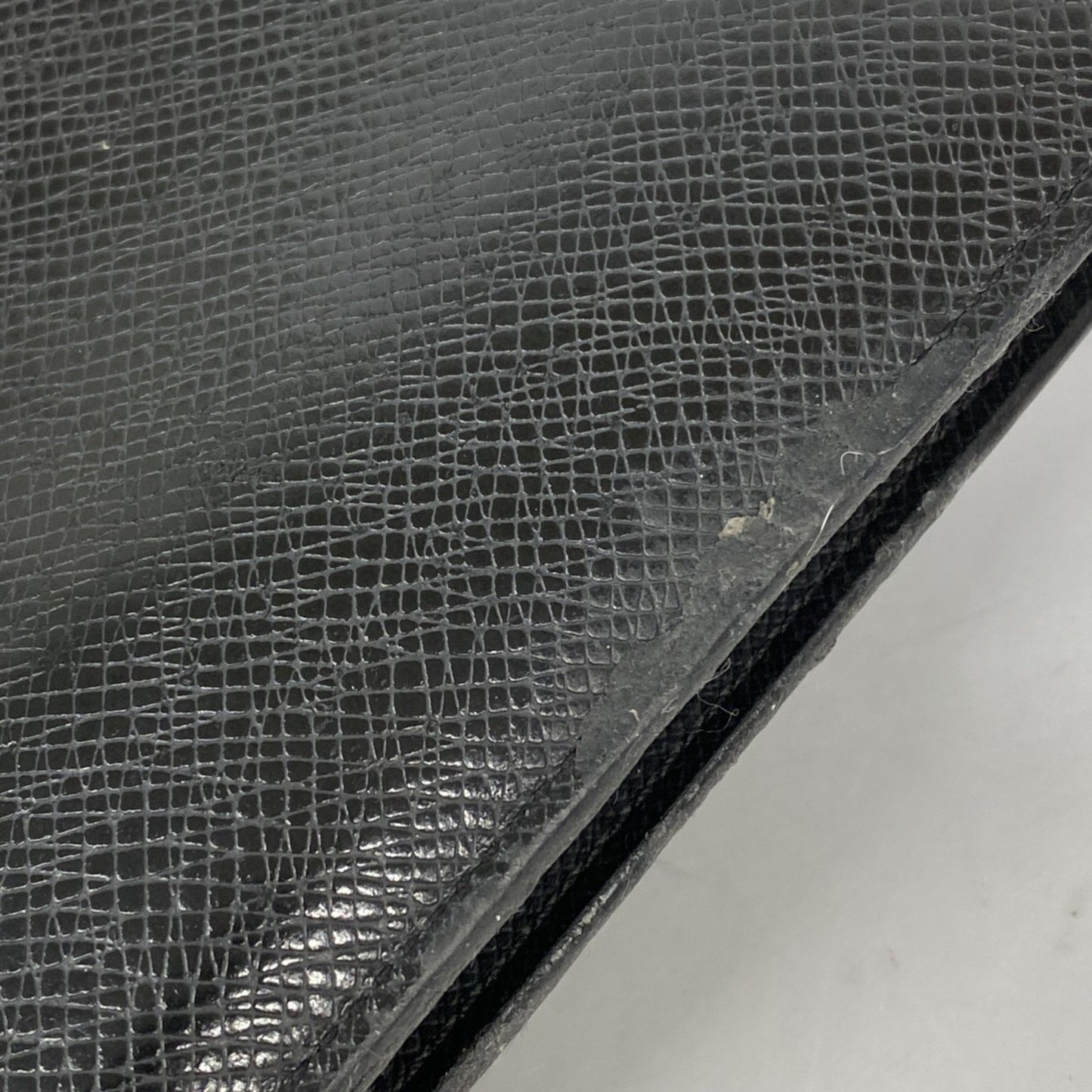 Louis Vuitton Taiga Portefeuille Brazza Long Wallet M30285 Noir