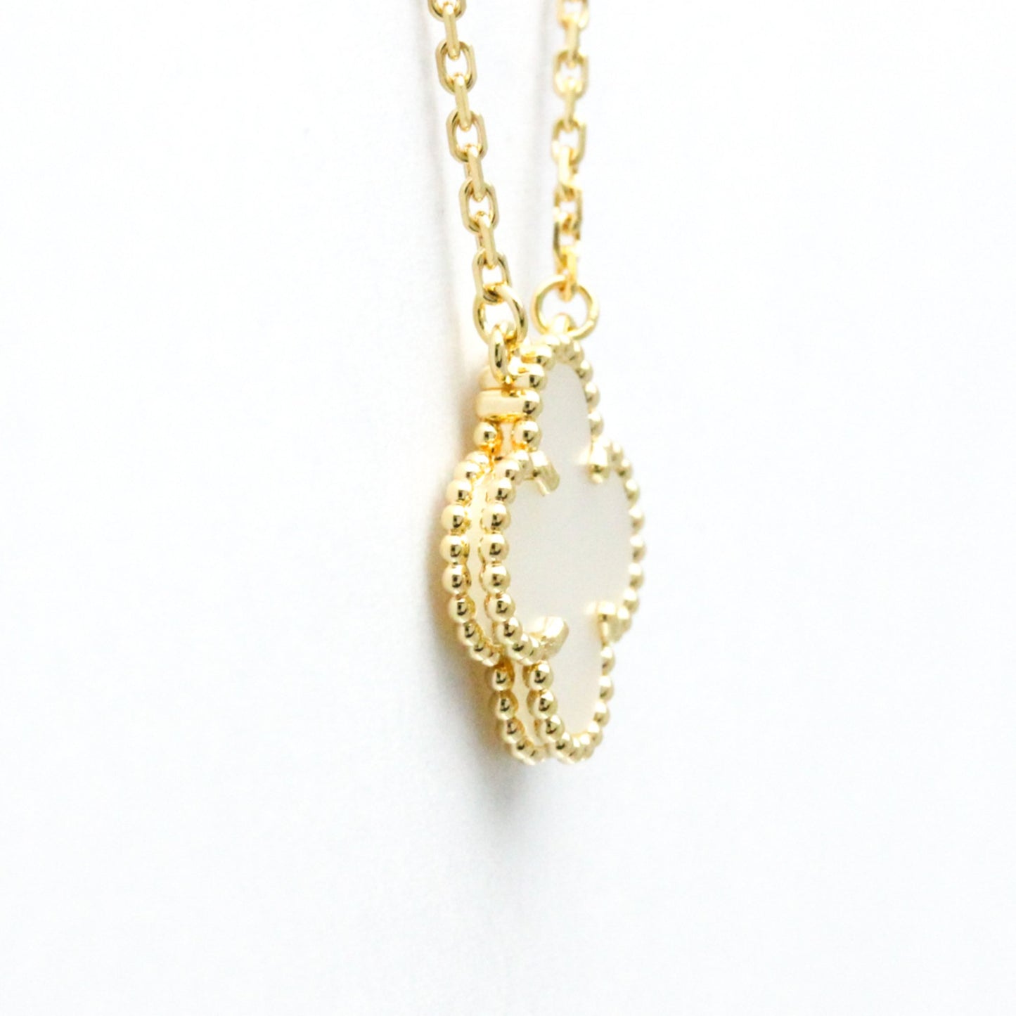Van Cleef & Arpels Vintage Alhambra Necklace Yellow Gold (18K) Mother Of Pearl Men
