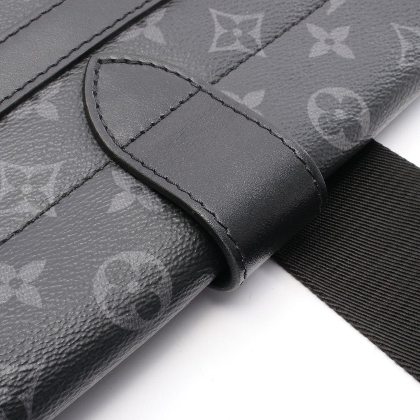 Louis Vuitton Saumur Messenger Shoulder Bag In Coated Canvas And Leather