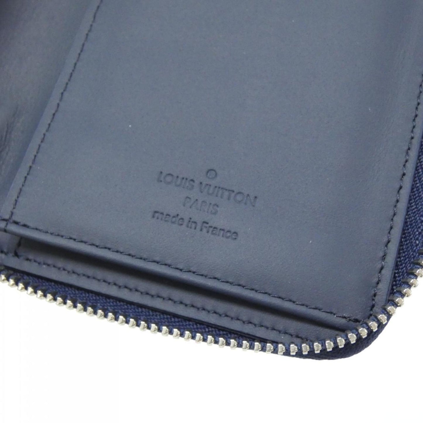 Louis Vuitton Lv Aerogram Zippy Wallet Vertical M81767