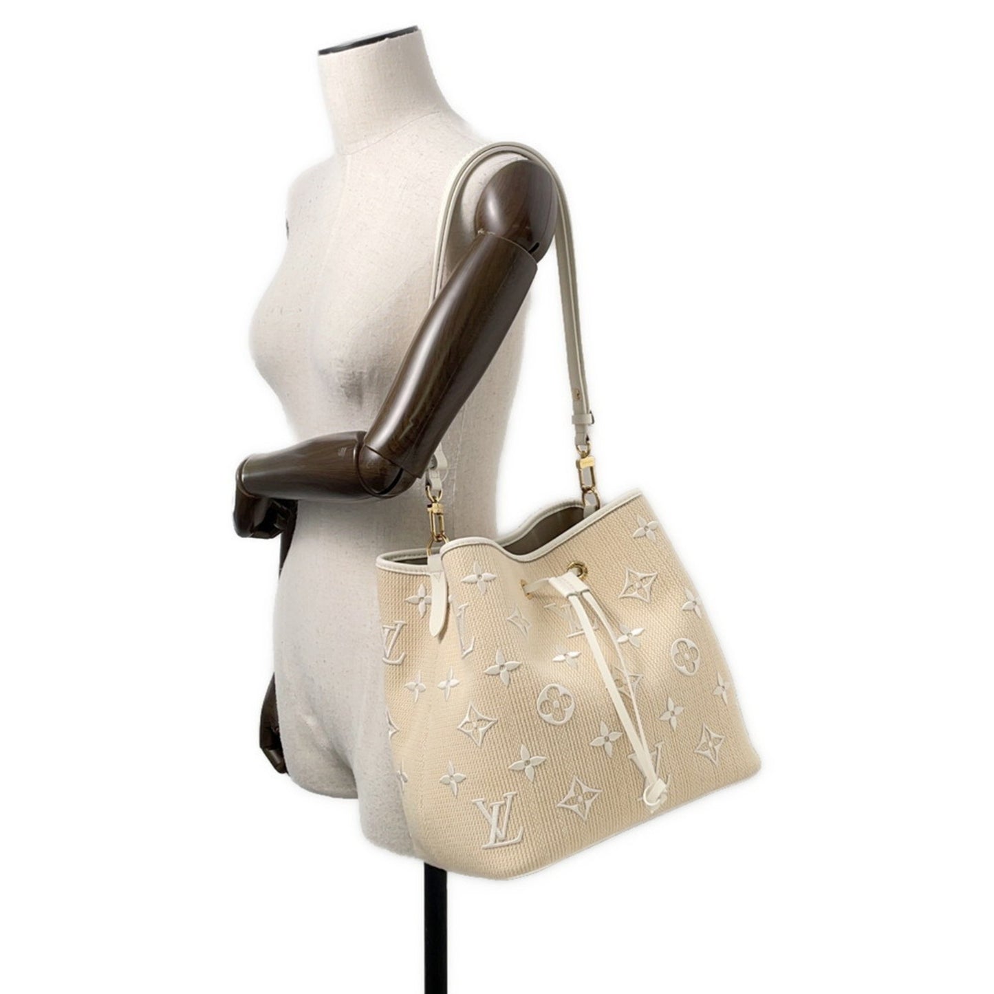 Louis Vuitton Monogram Cotton By The Pool Neo Noe Mm Shoulder Bag M22852 Louis Vuitton Beige White