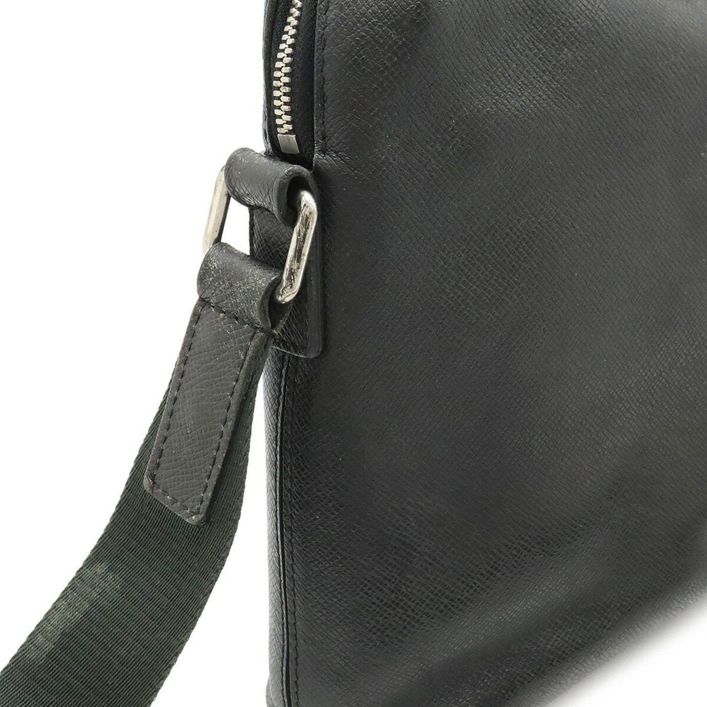 Louis Vuitton Taiga Grigori Pm Shoulder Bag