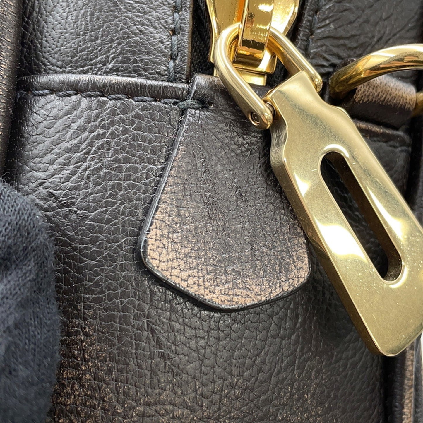 Miu Miu Miu Arcadi Matelass Distressed Medium Leather Handbag 5Bb124 2-Way